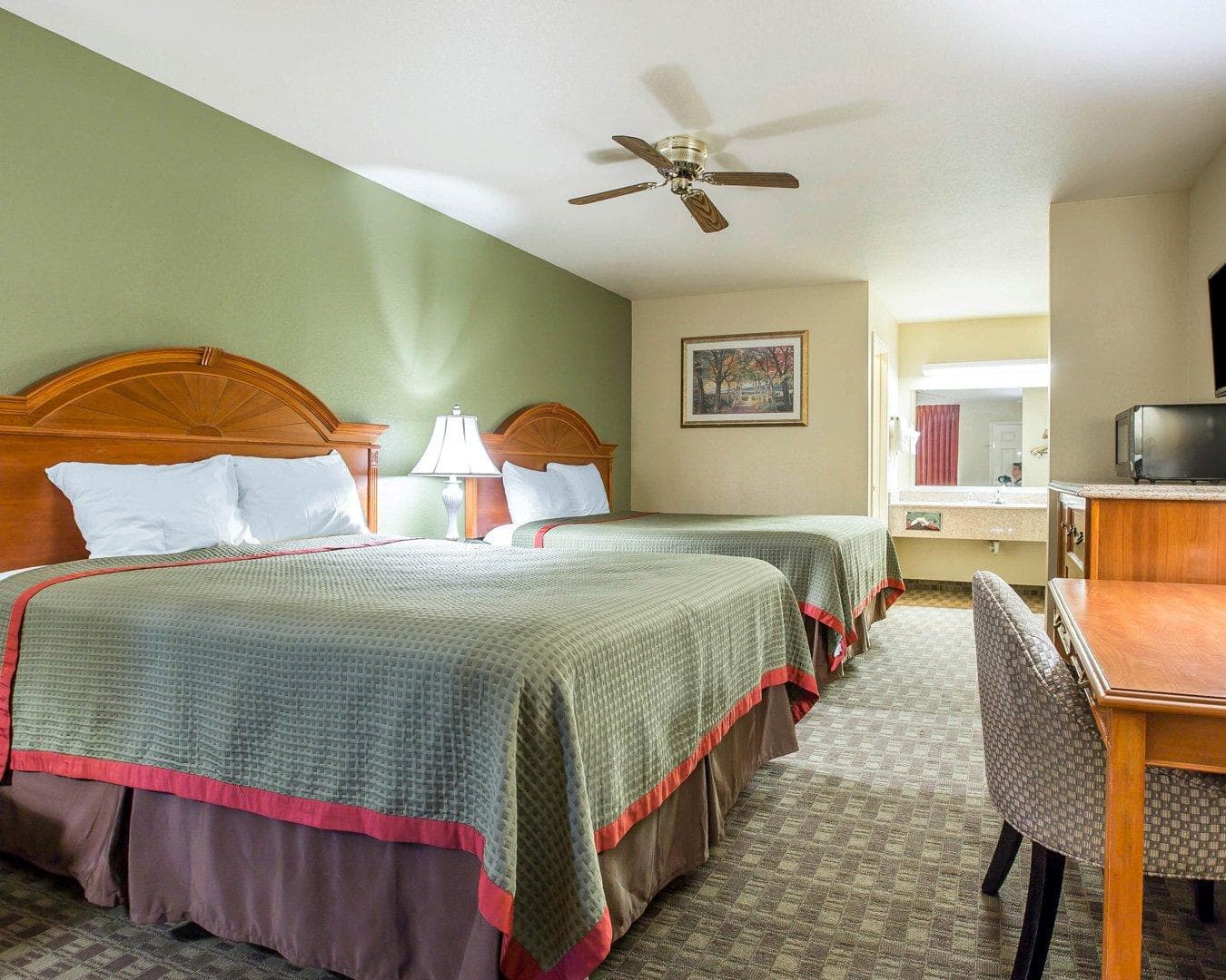Rodeway Inn Delano — 16