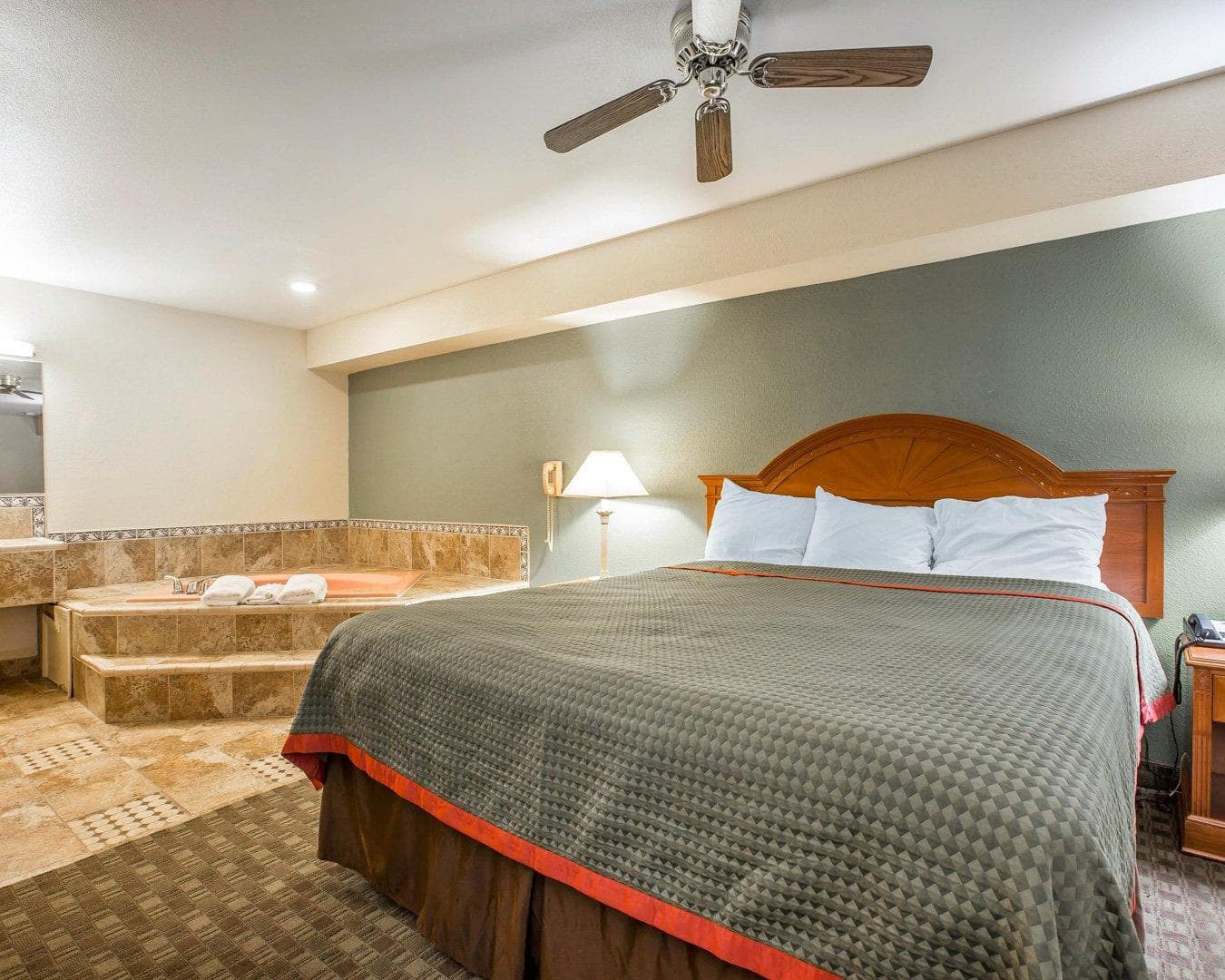 Rodeway Inn Delano — 23