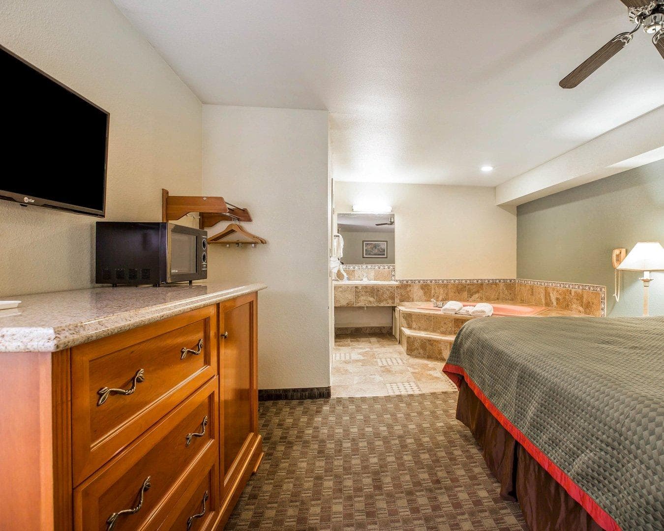 Rodeway Inn Delano — 26
