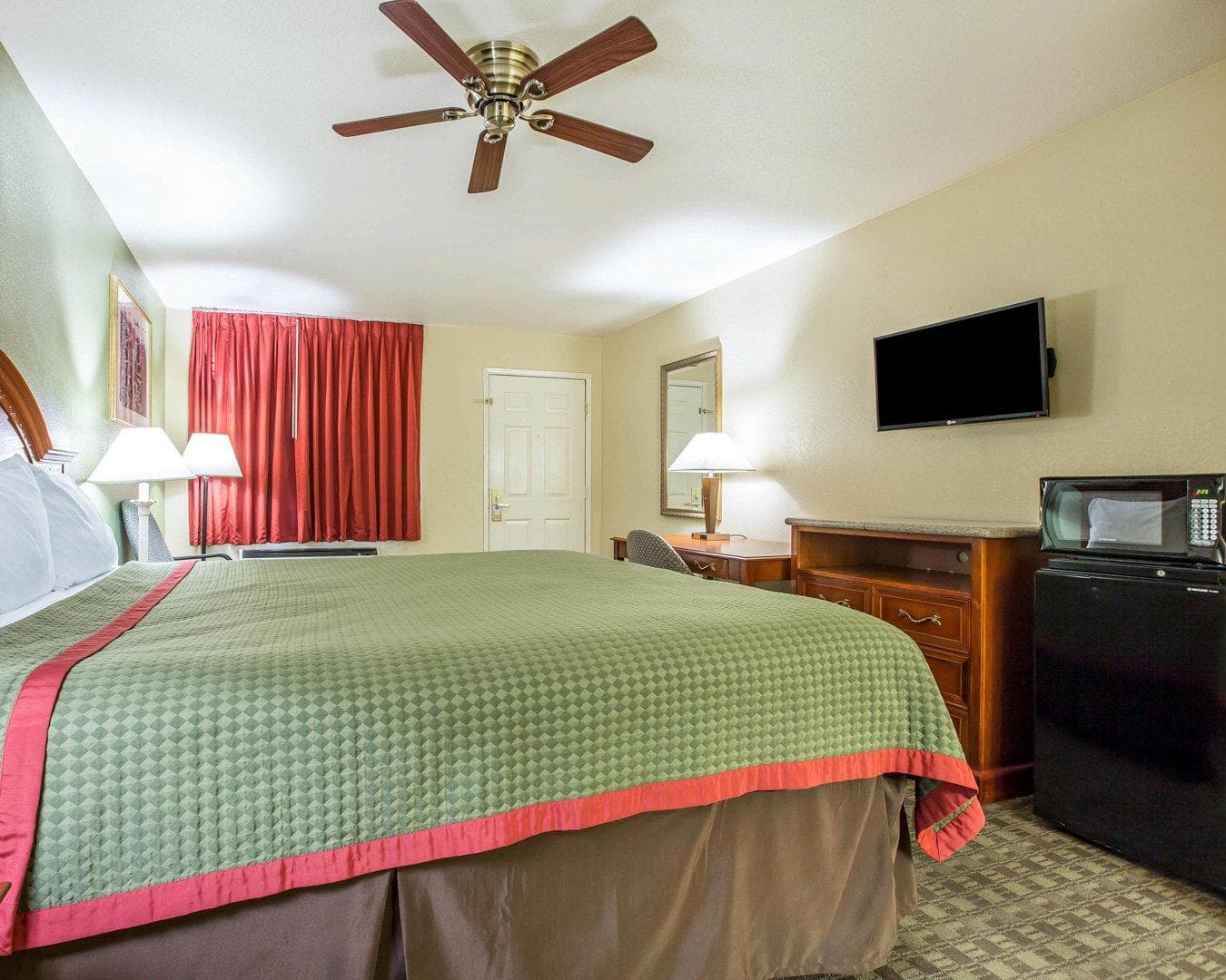 Rodeway Inn Delano — 10