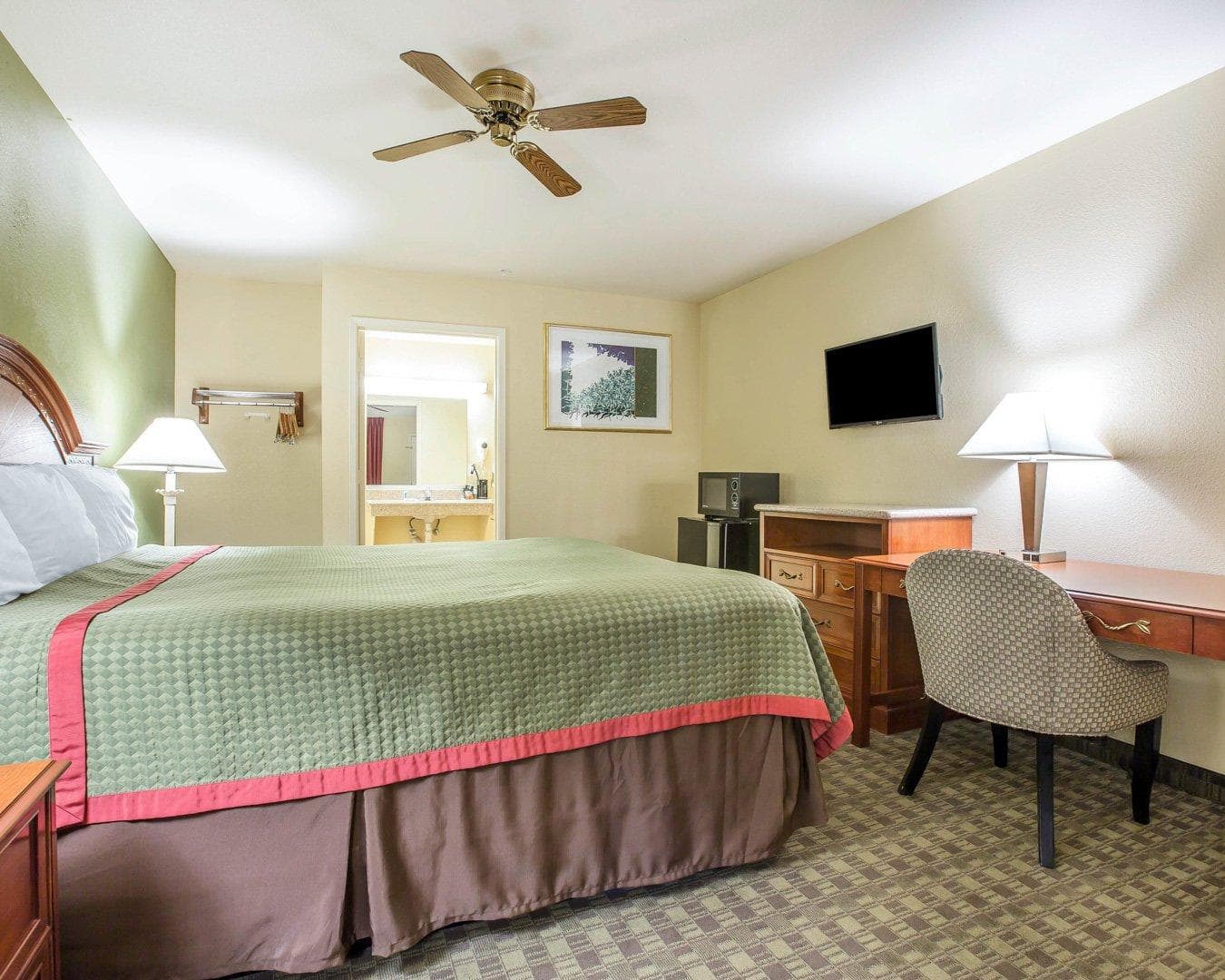 Rodeway Inn Delano - Image 3