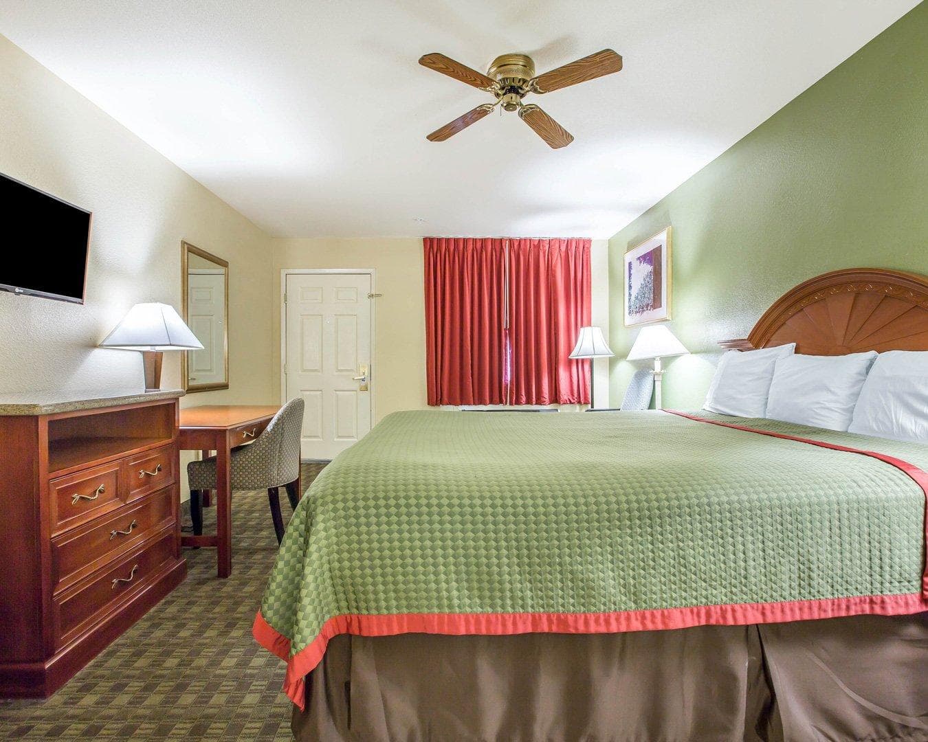 Rodeway Inn Delano - Image 4