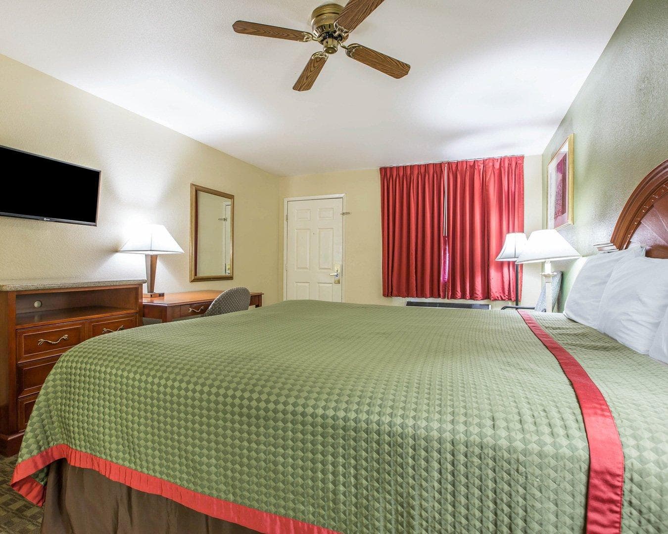 Rodeway Inn Delano — 6