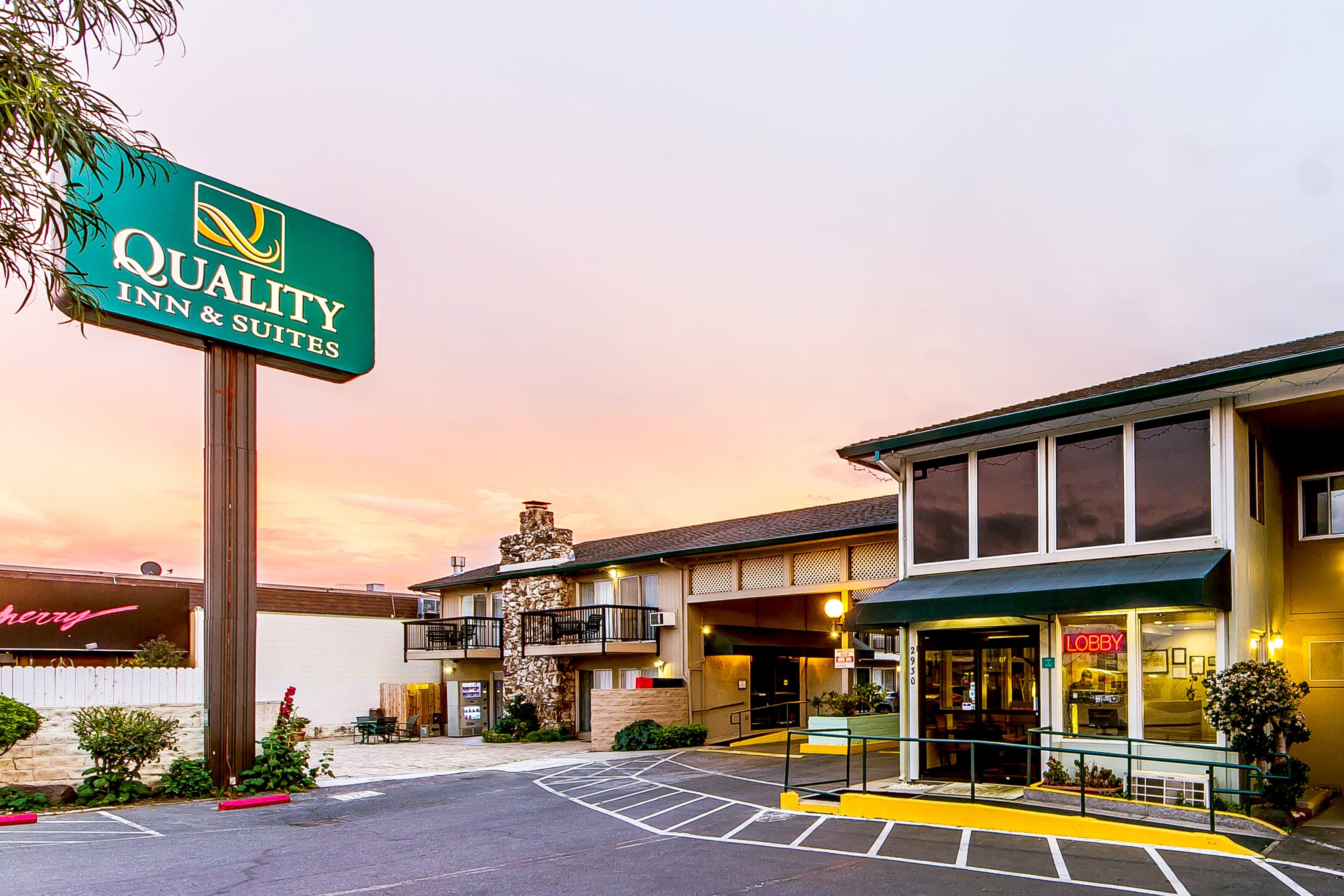 Quality Inn & Suites Silicon Valley - Image 1