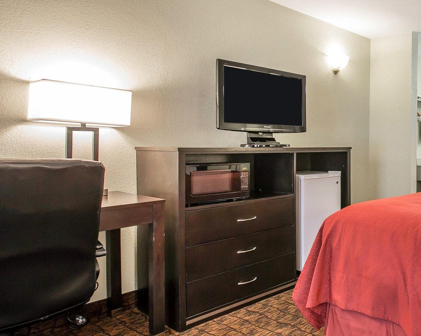 Quality Inn & Suites Woodland - Sacramento Airport — 6