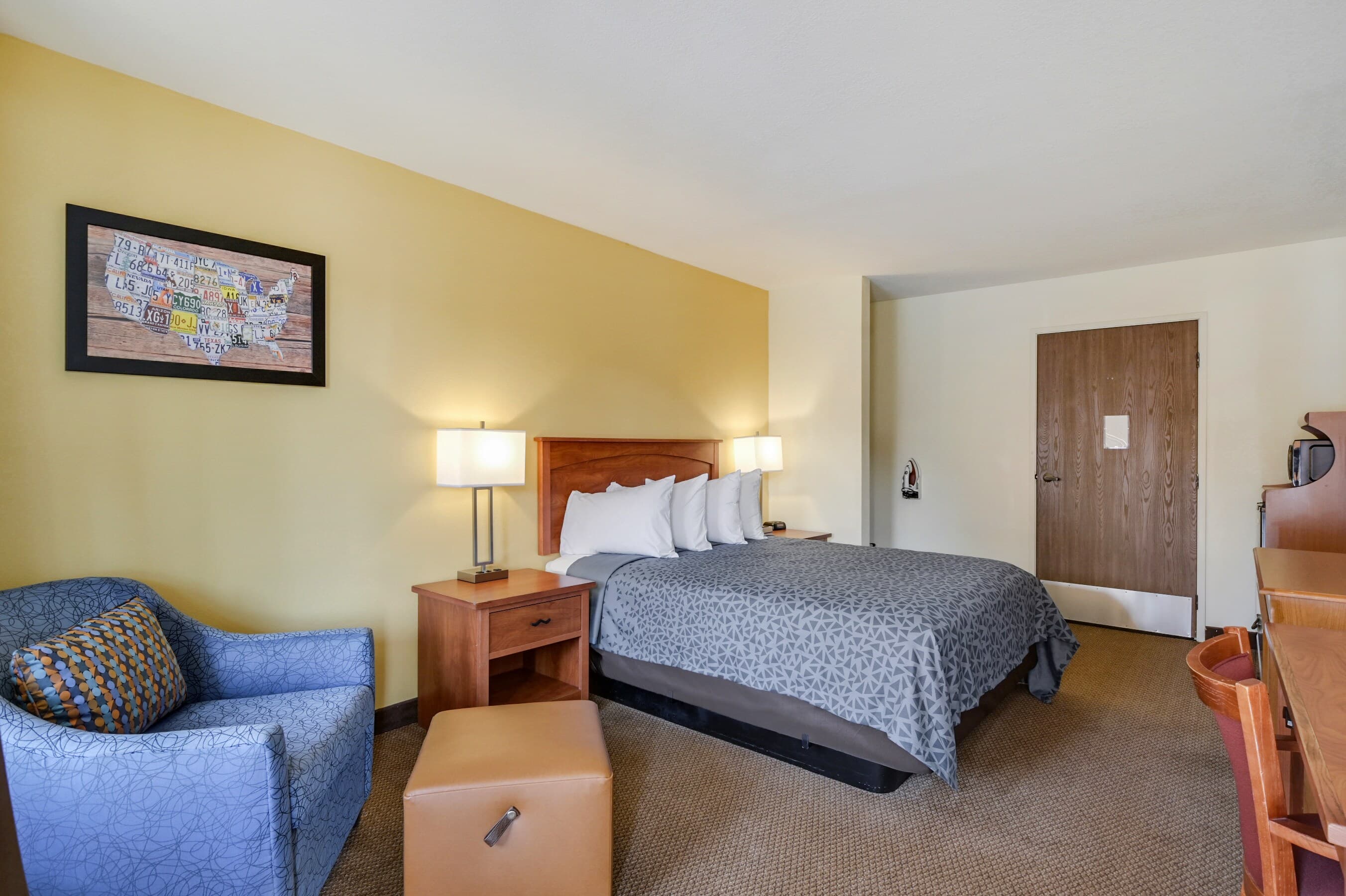 Econo Lodge Inn & Suites Lodi - Wine Country Area - Image 2