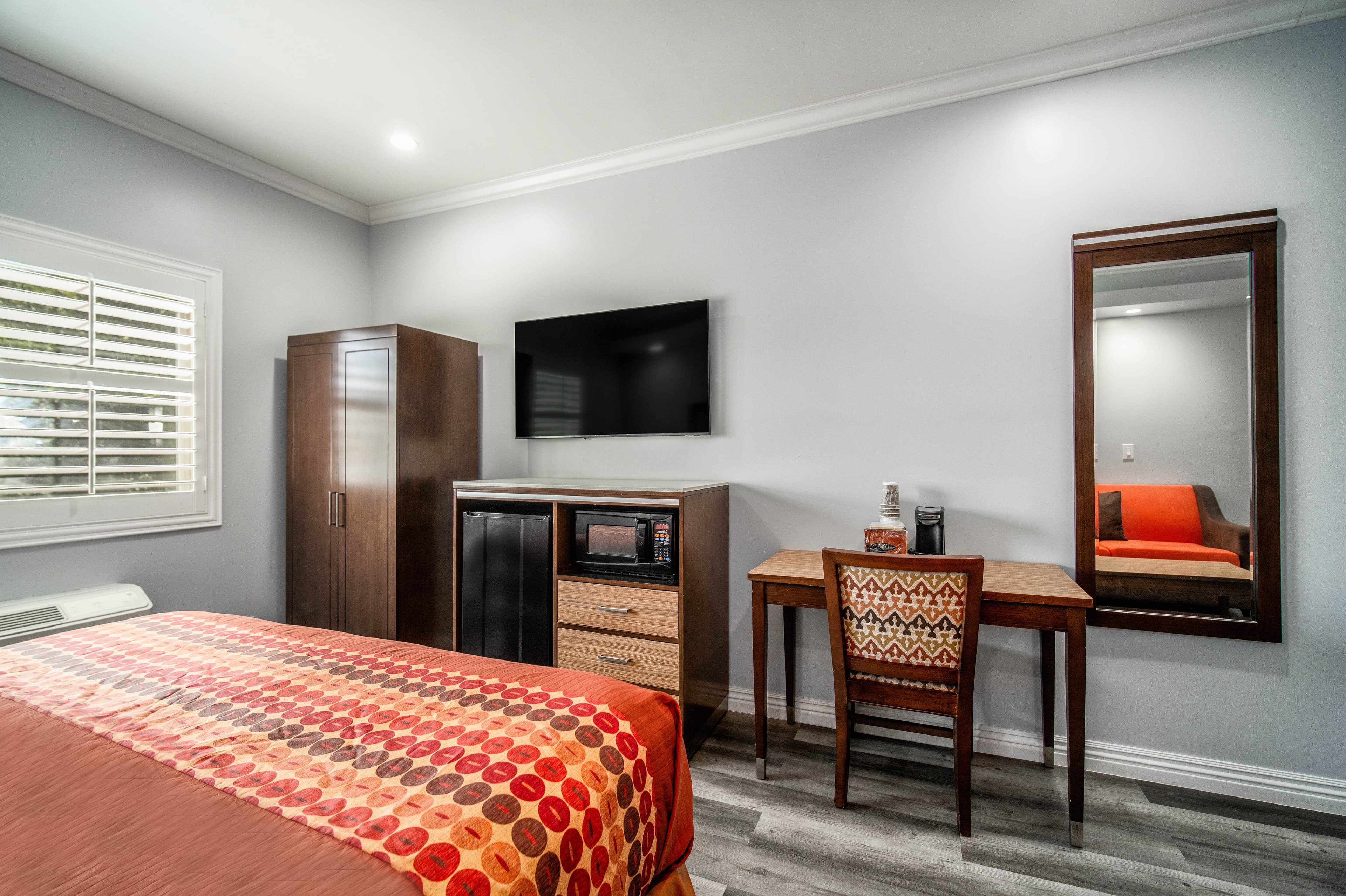 Rodeway Inn & Suites Pasadena - Image 4