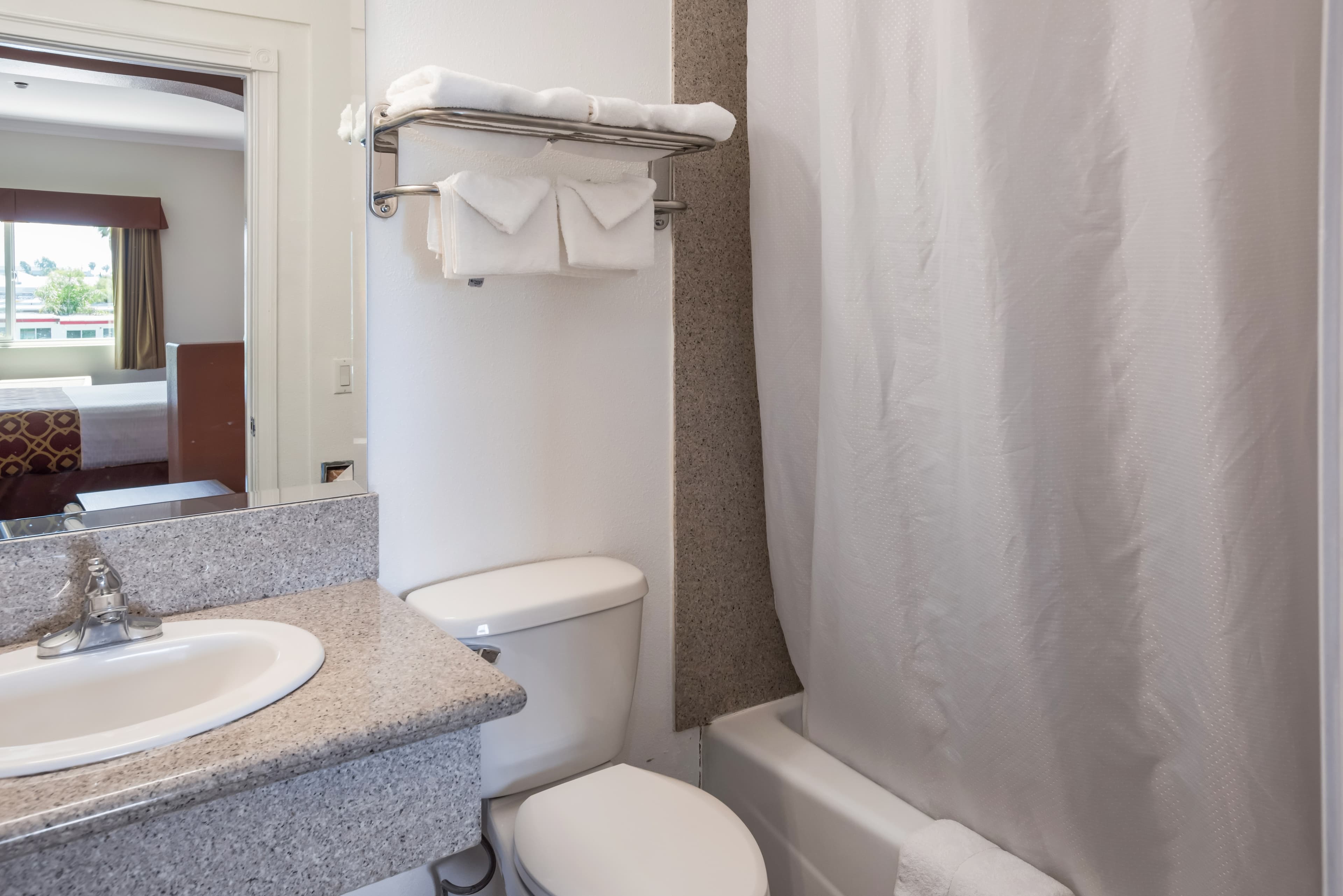 Rodeway Inn & Suites Pasadena — 59