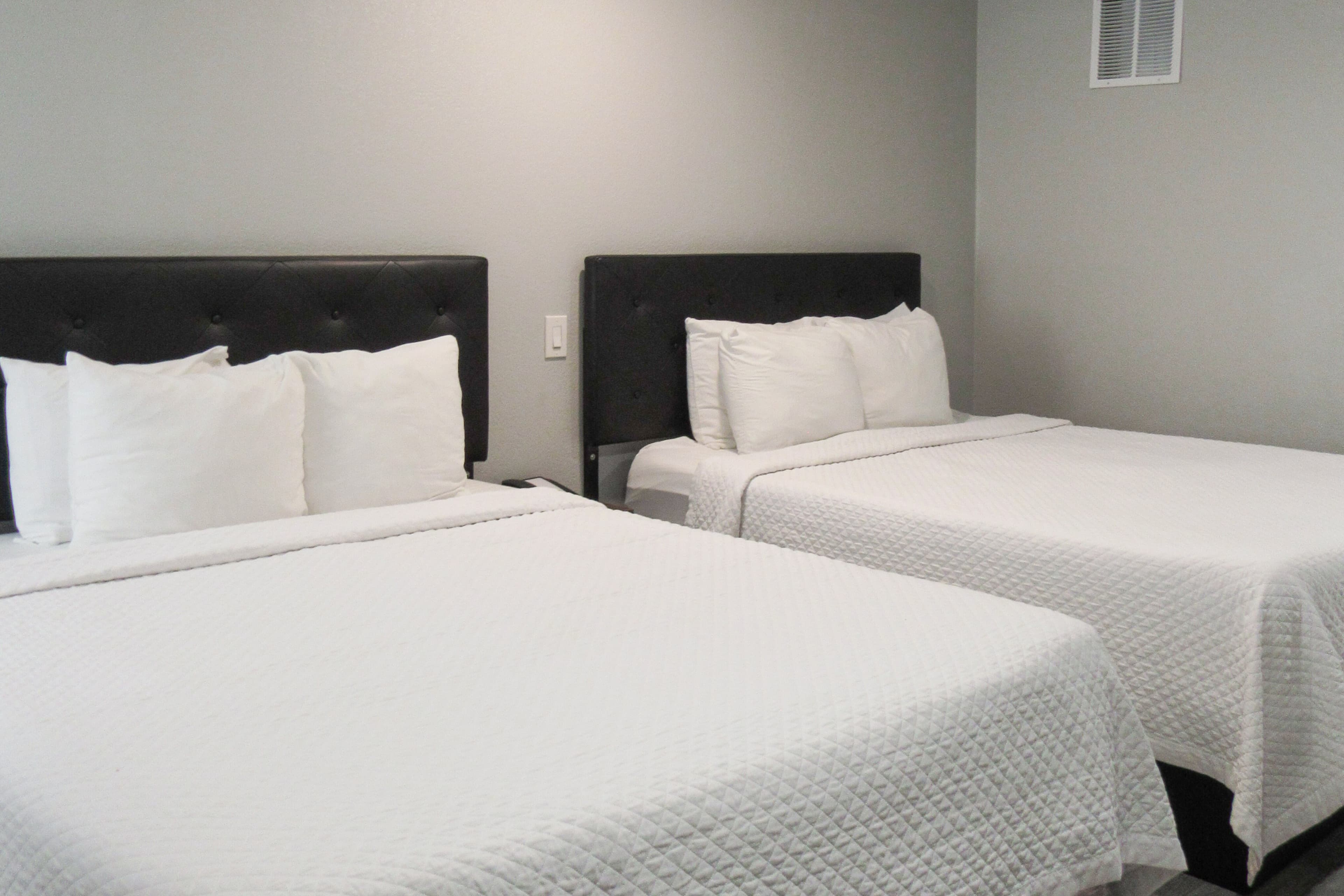 Capri Suites Anaheim - Image 2