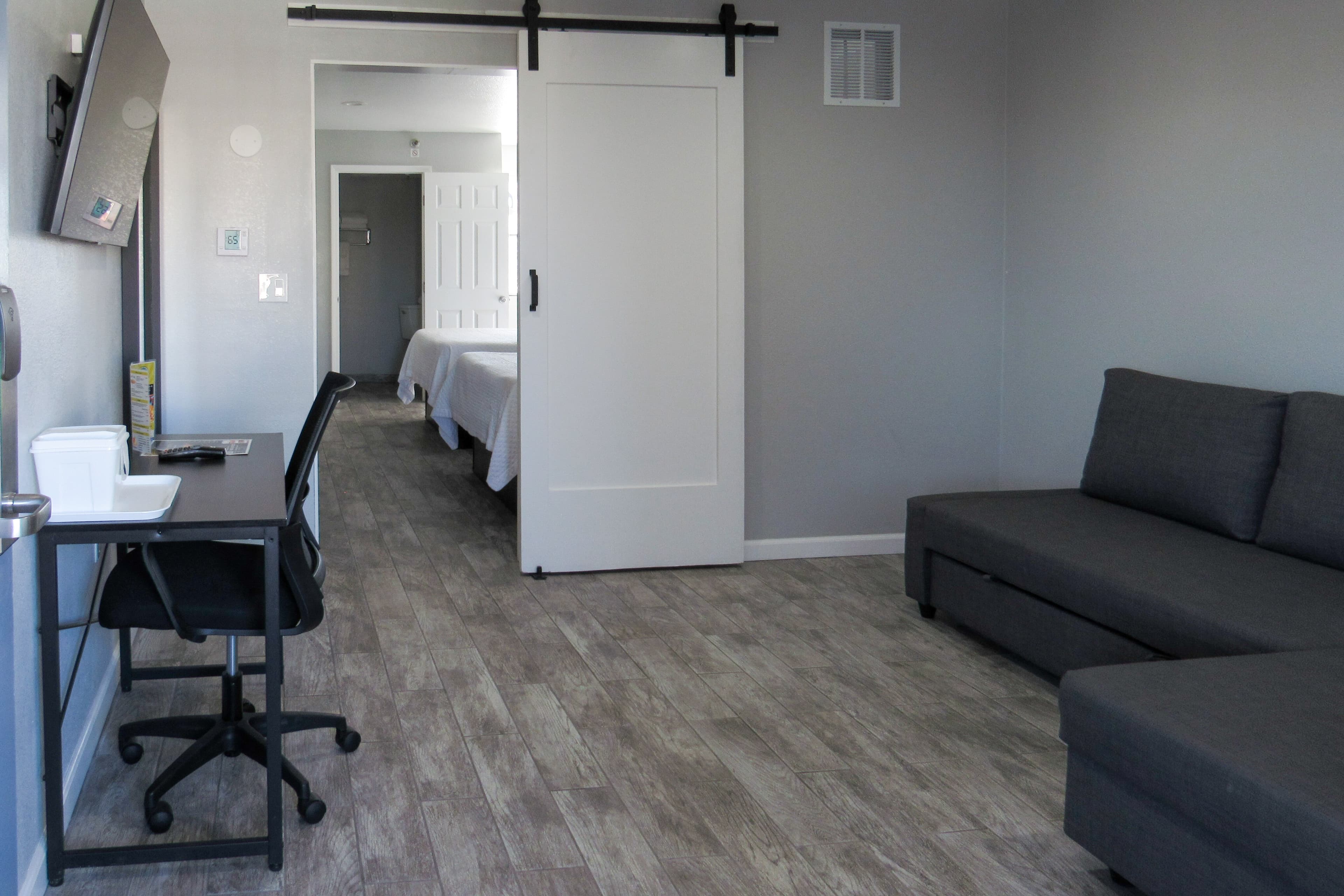 Capri Suites Anaheim - Image 3