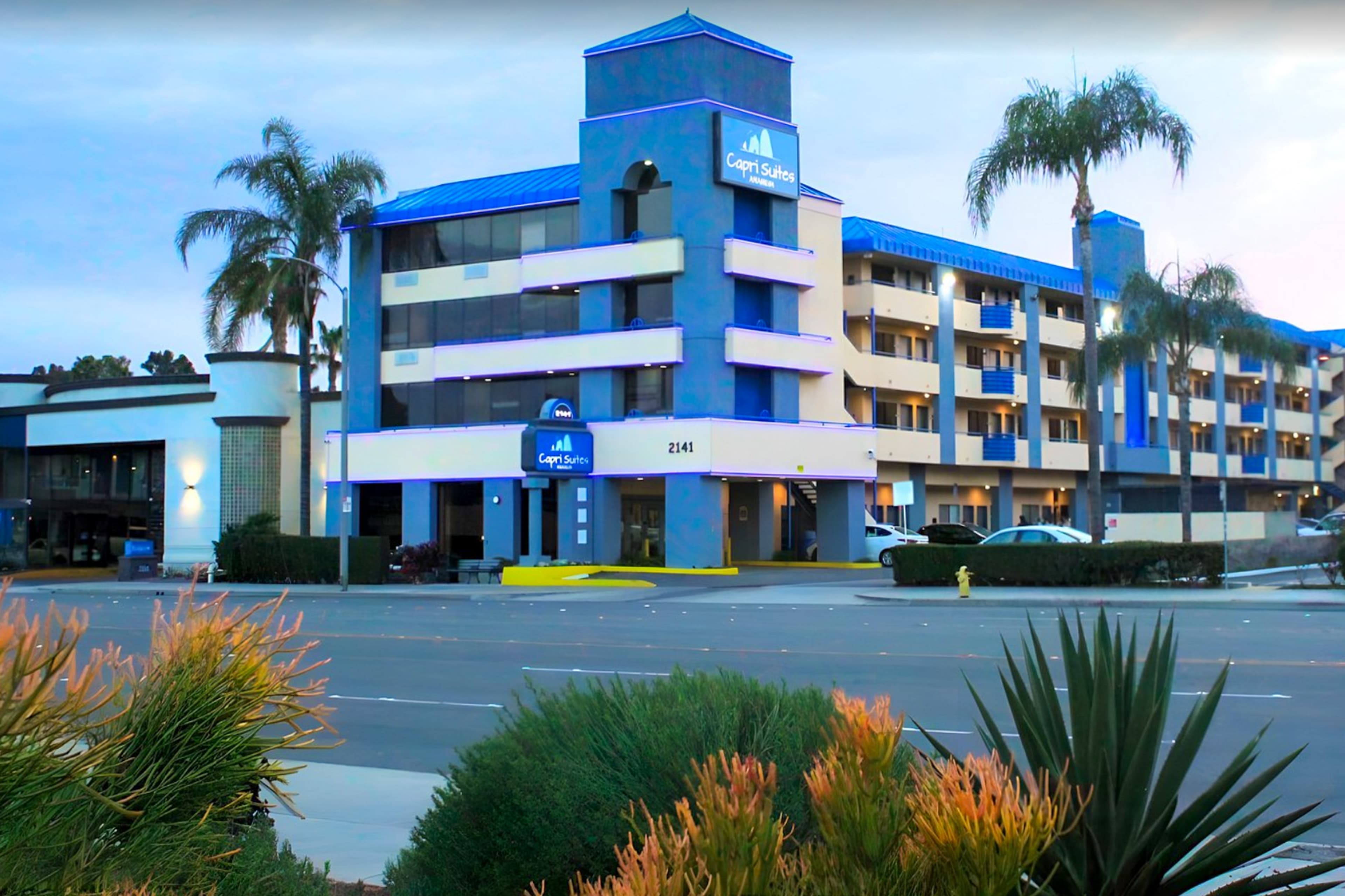 Capri Suites Anaheim - Image 1