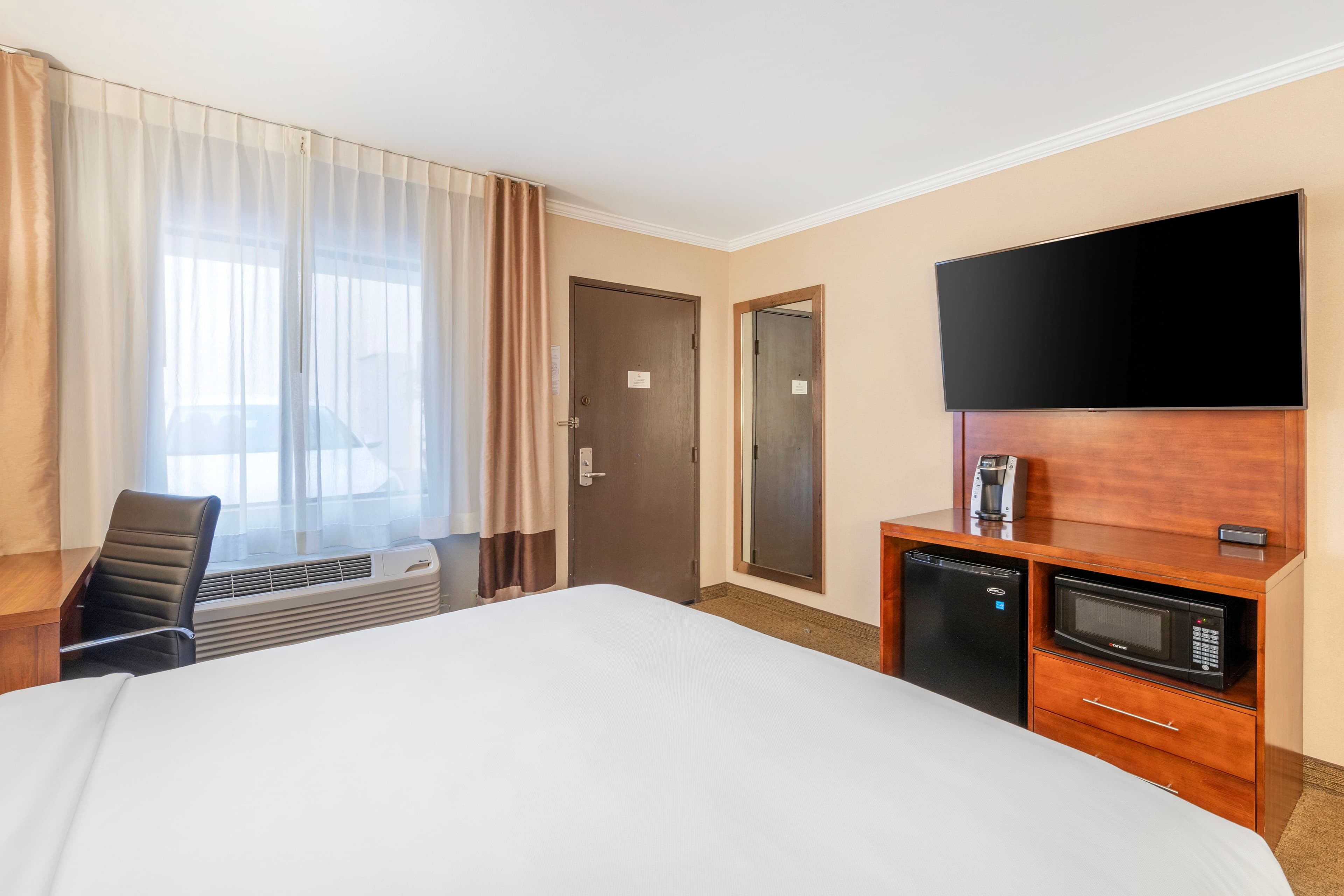 Comfort Inn Santa Monica - West Los Angeles - Image 3