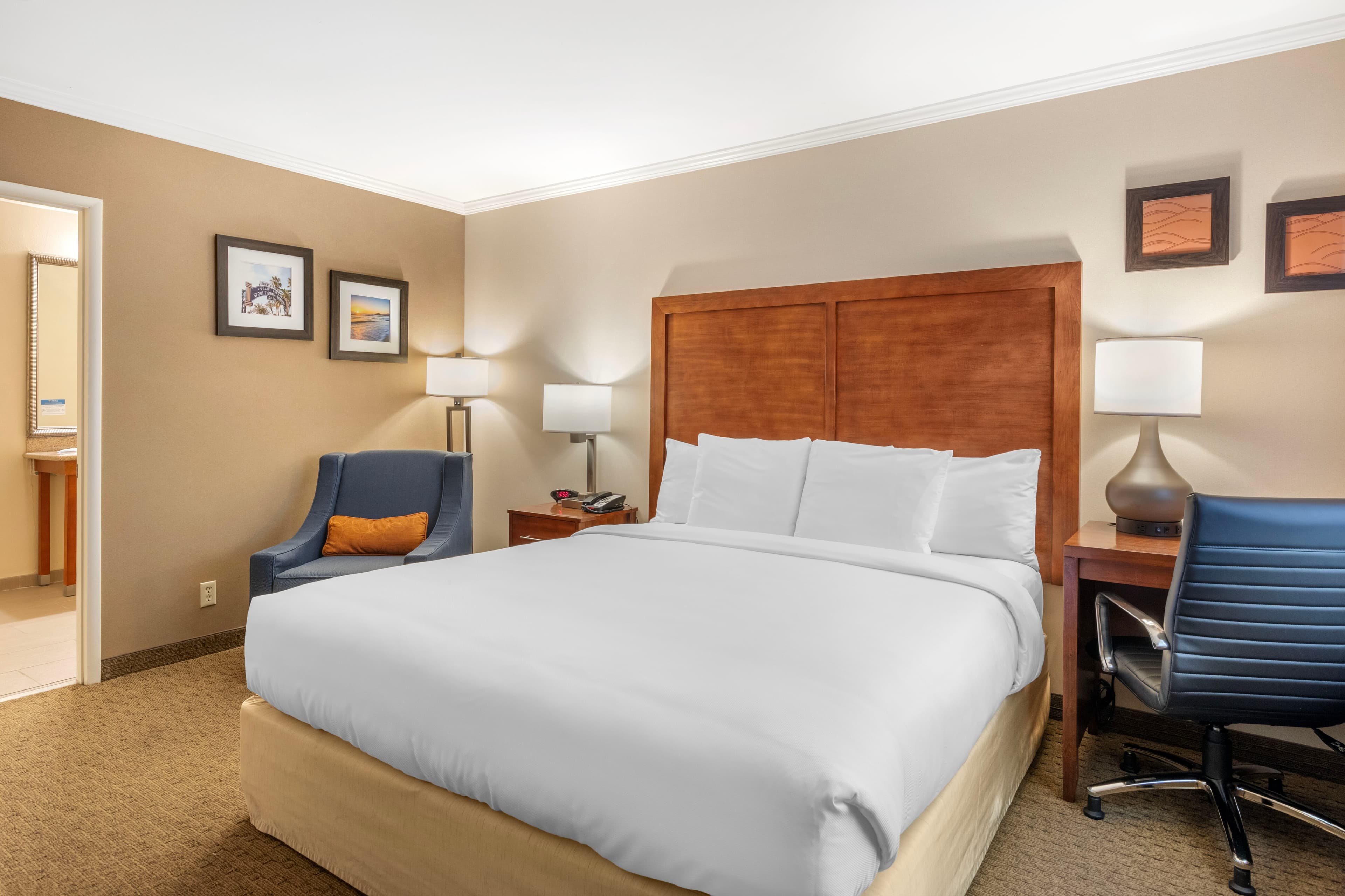 Comfort Inn Santa Monica - West Los Angeles - Image 4