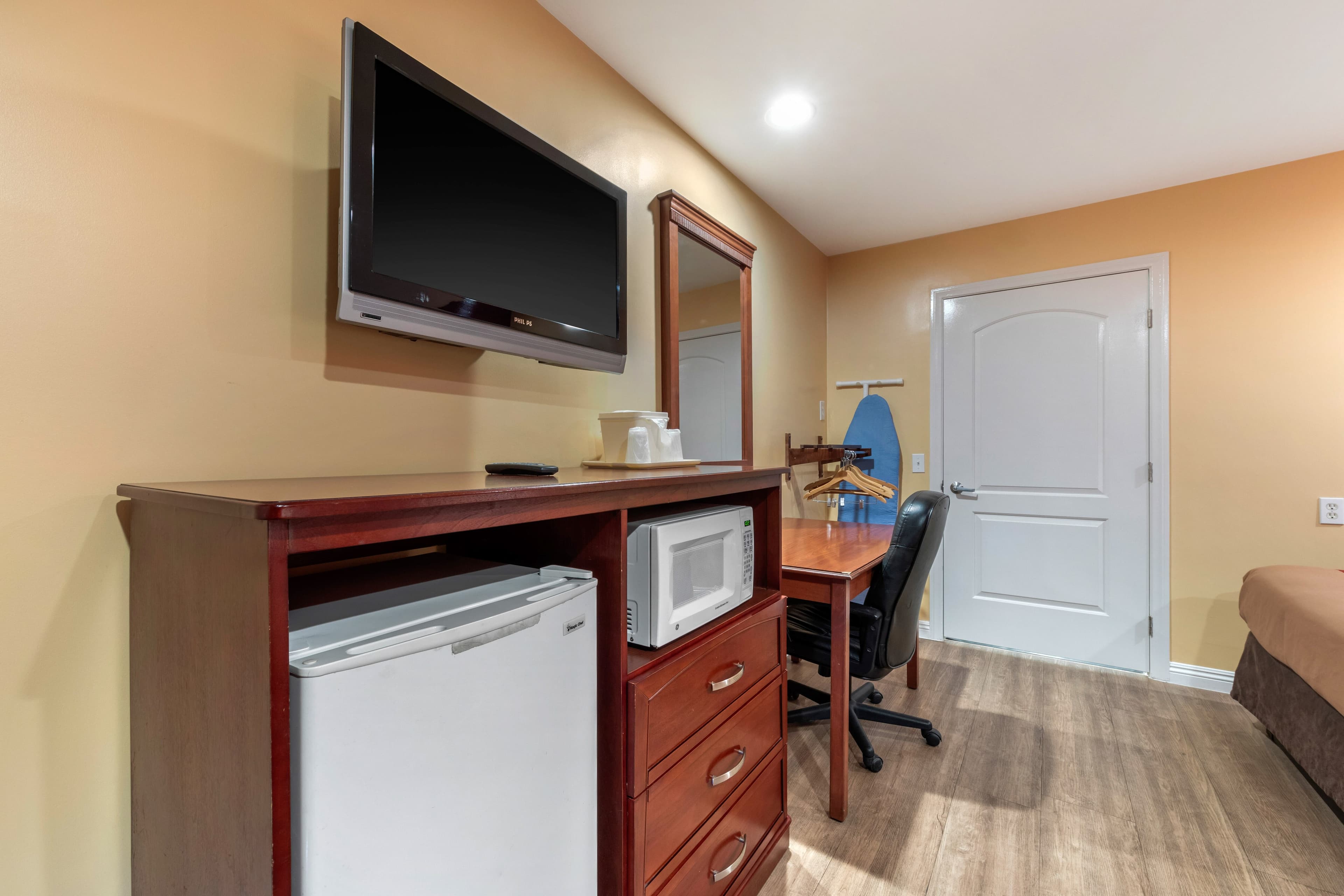 Rodeway Inn Carson - Los Angeles South - Image 4