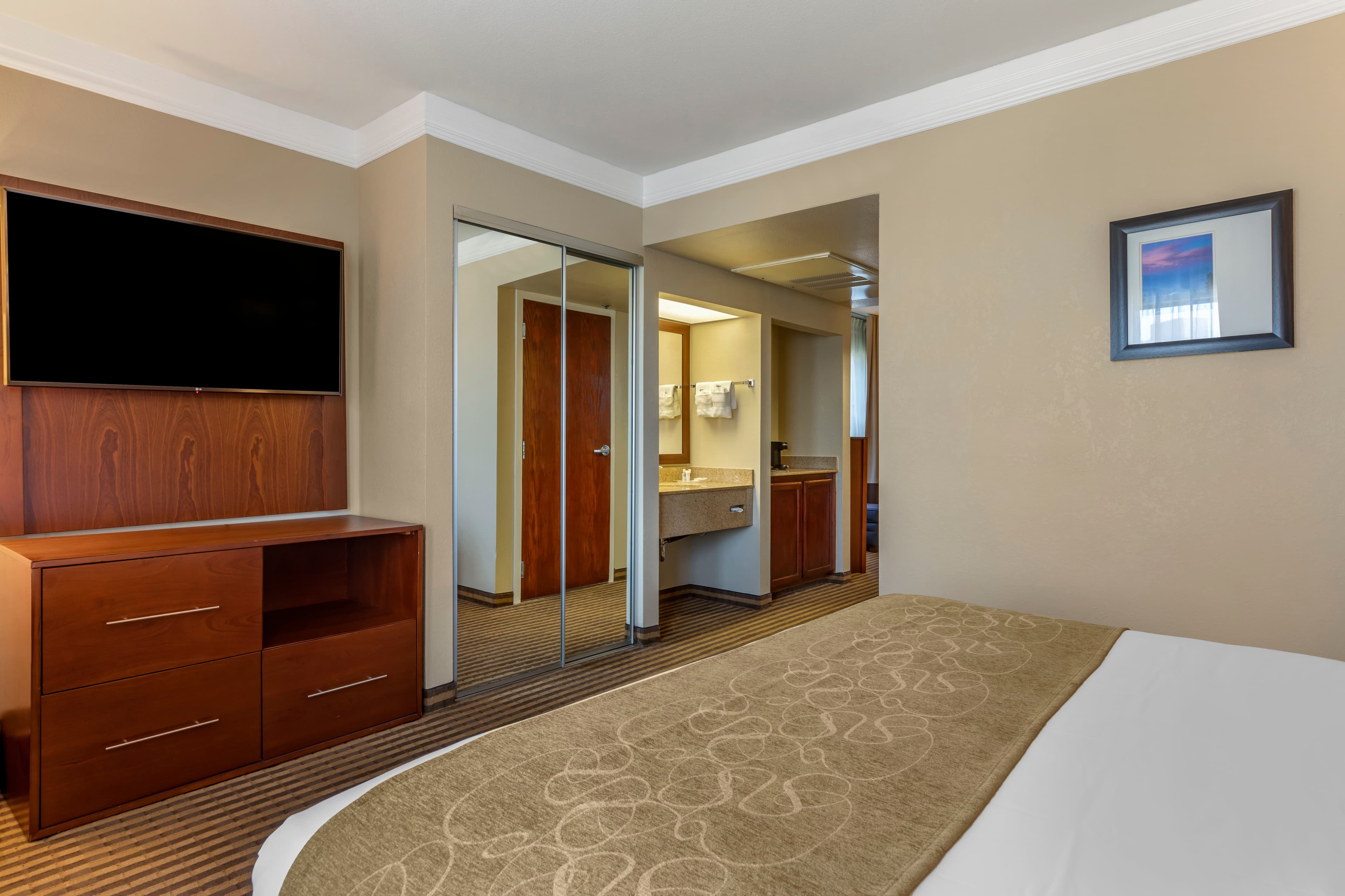Comfort Suites Visalia - Convention Center — 3