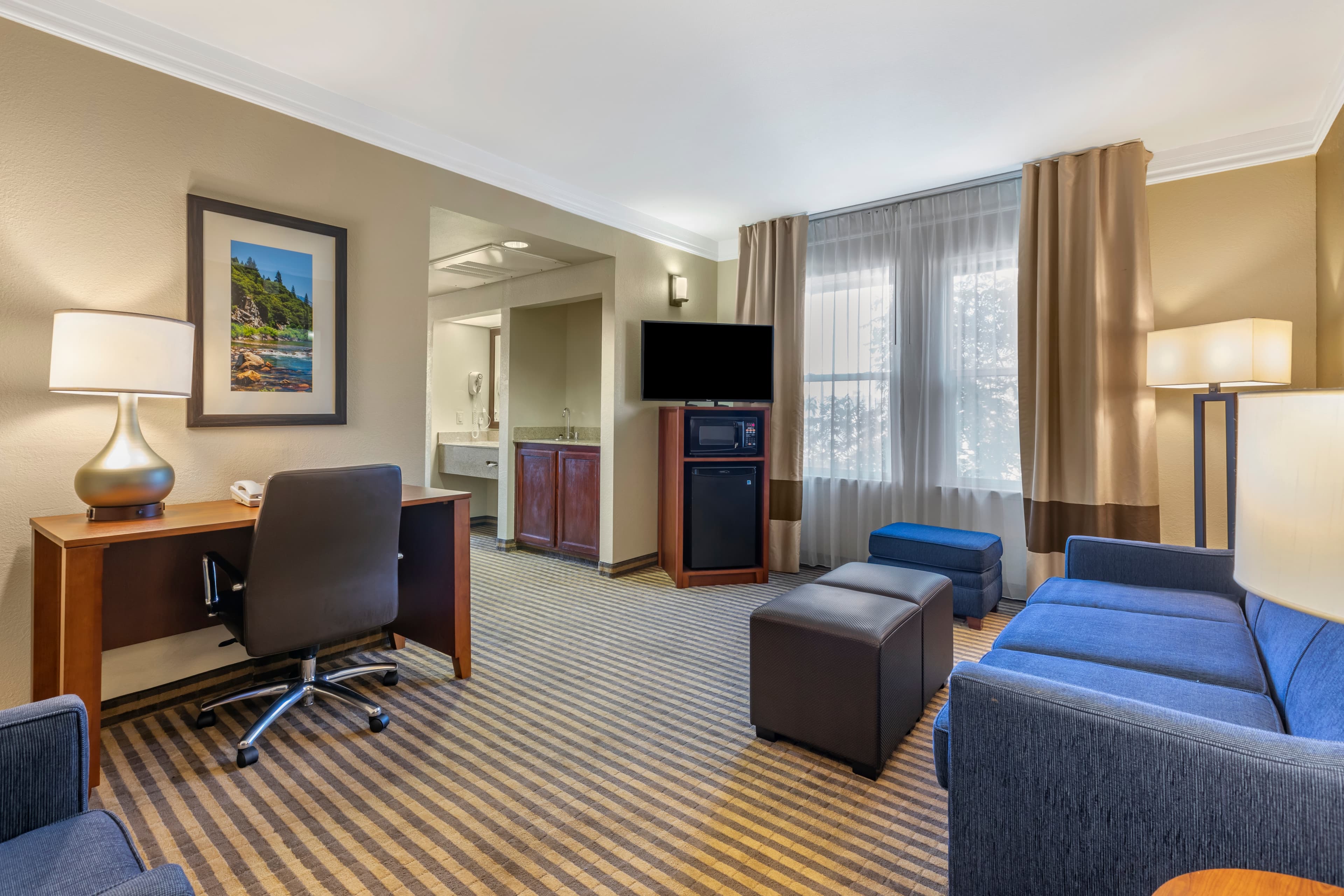 Comfort Suites Visalia - Convention Center — 5