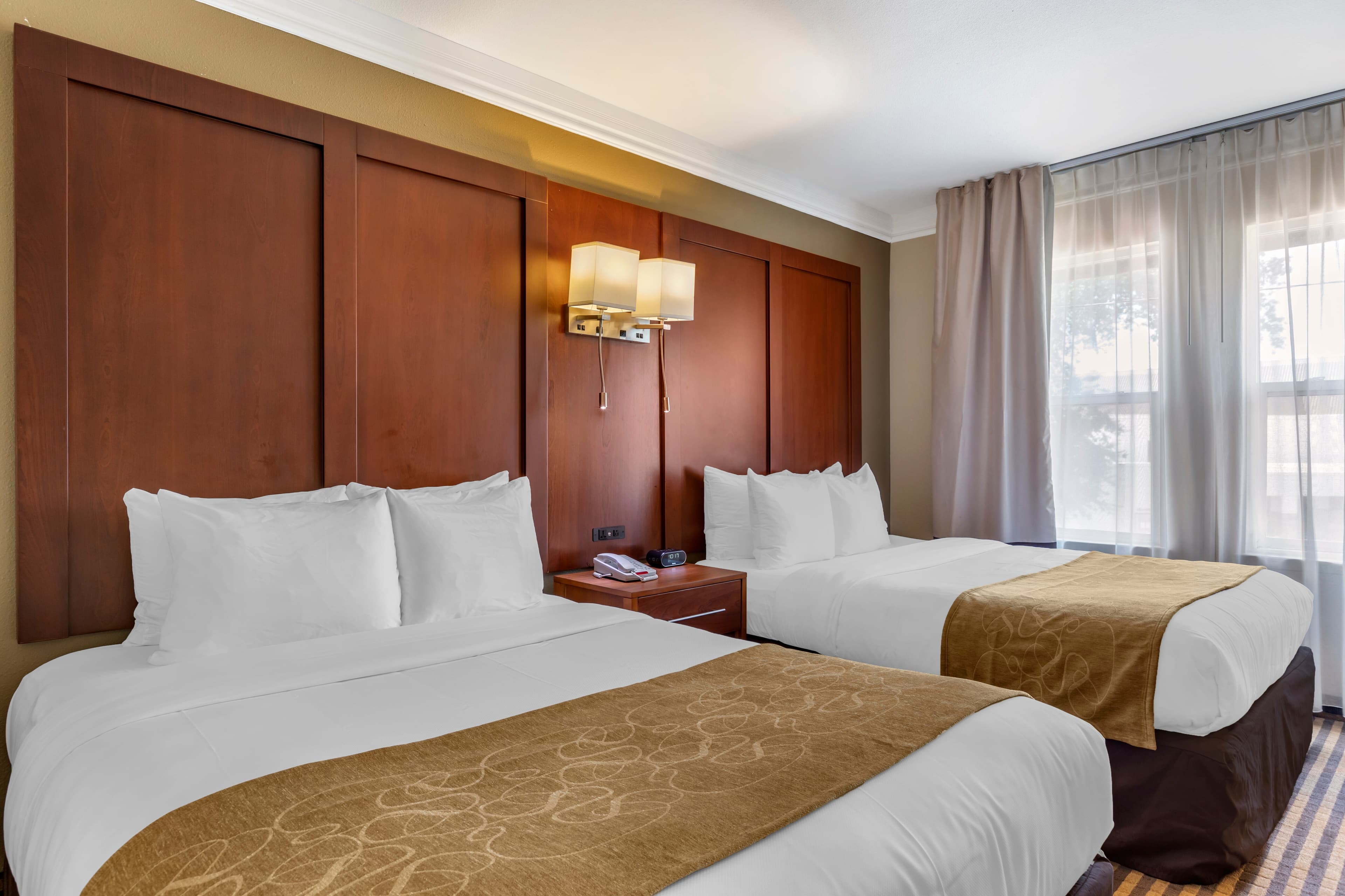 Comfort Suites Visalia - Convention Center — 14