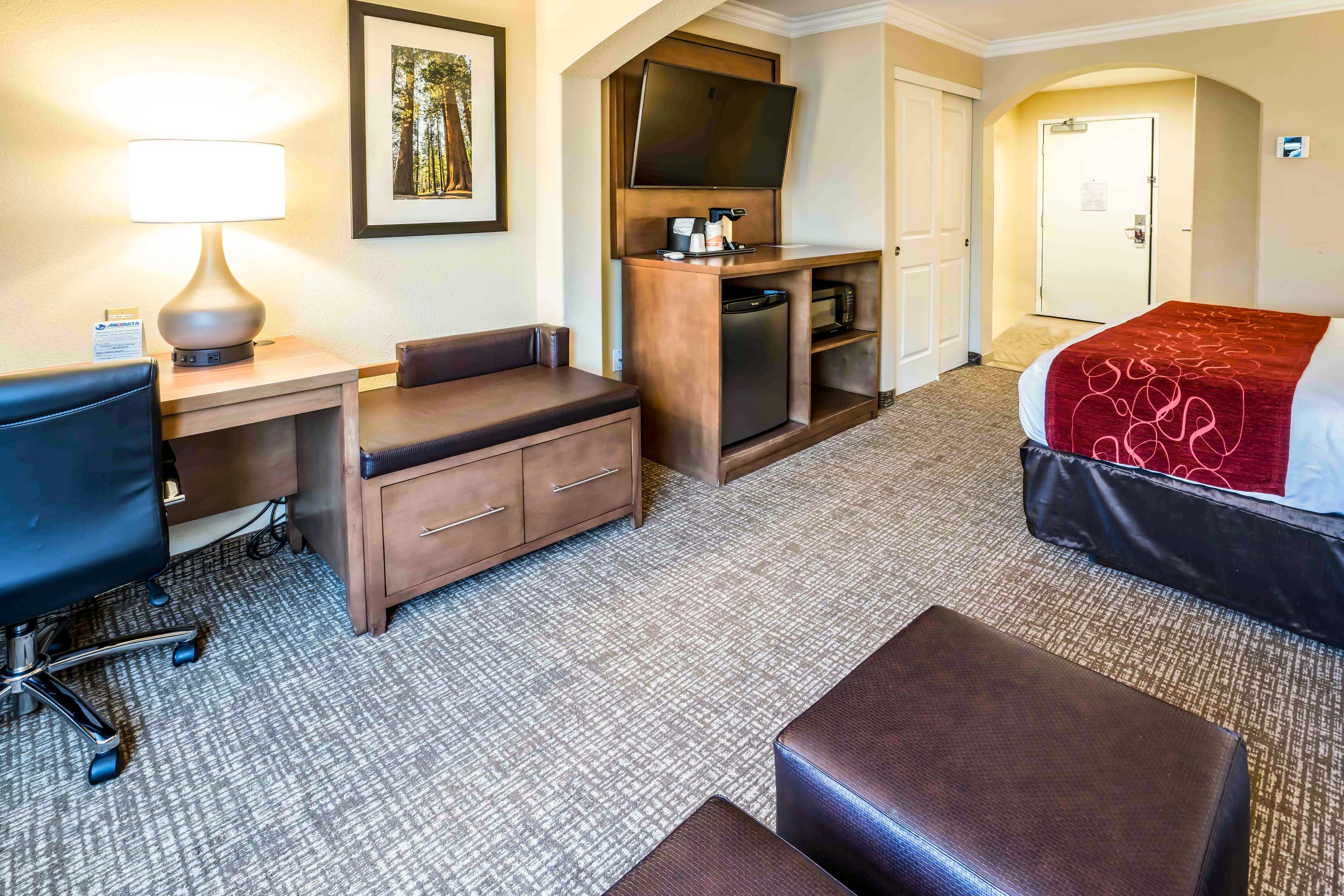 Comfort Suites Fresno River Park — 8
