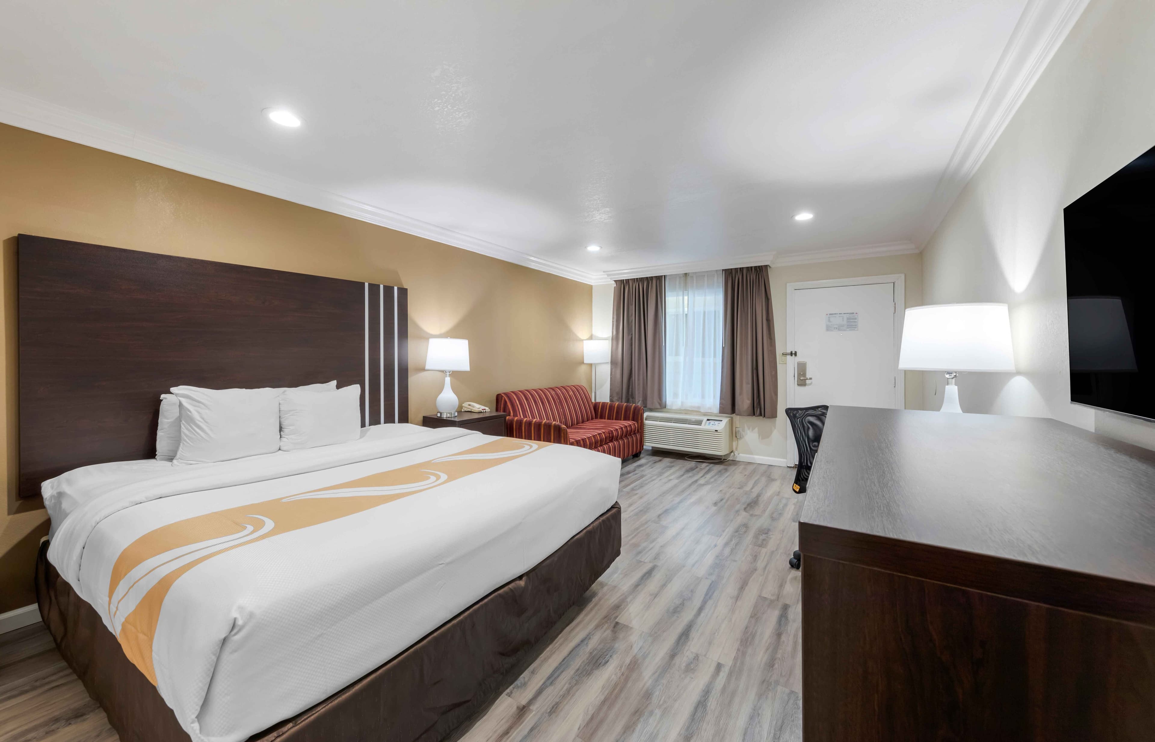 Quality Inn Long Beach - Signal Hill - Image 2