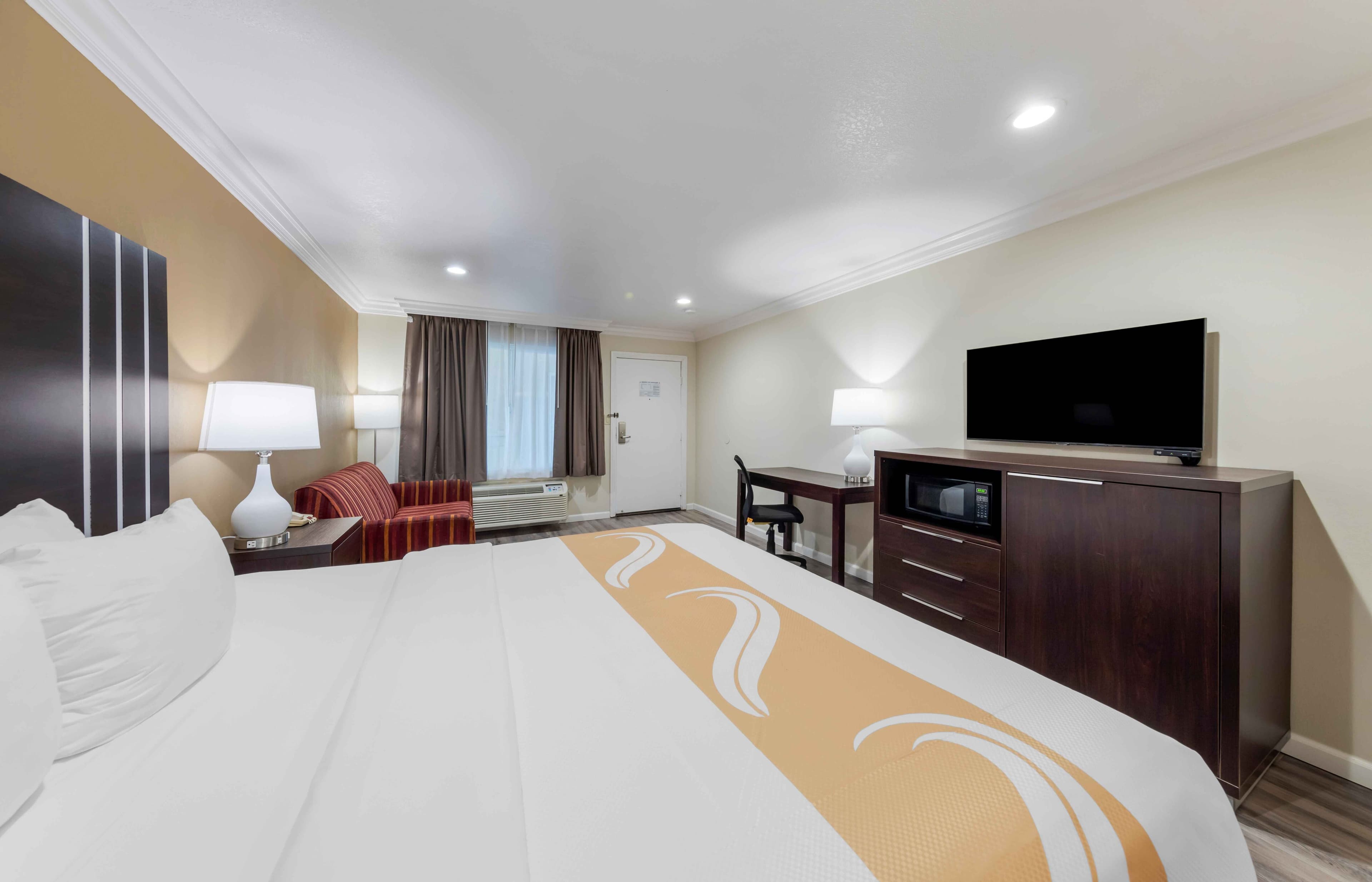 Quality Inn Long Beach - Signal Hill - Image 3