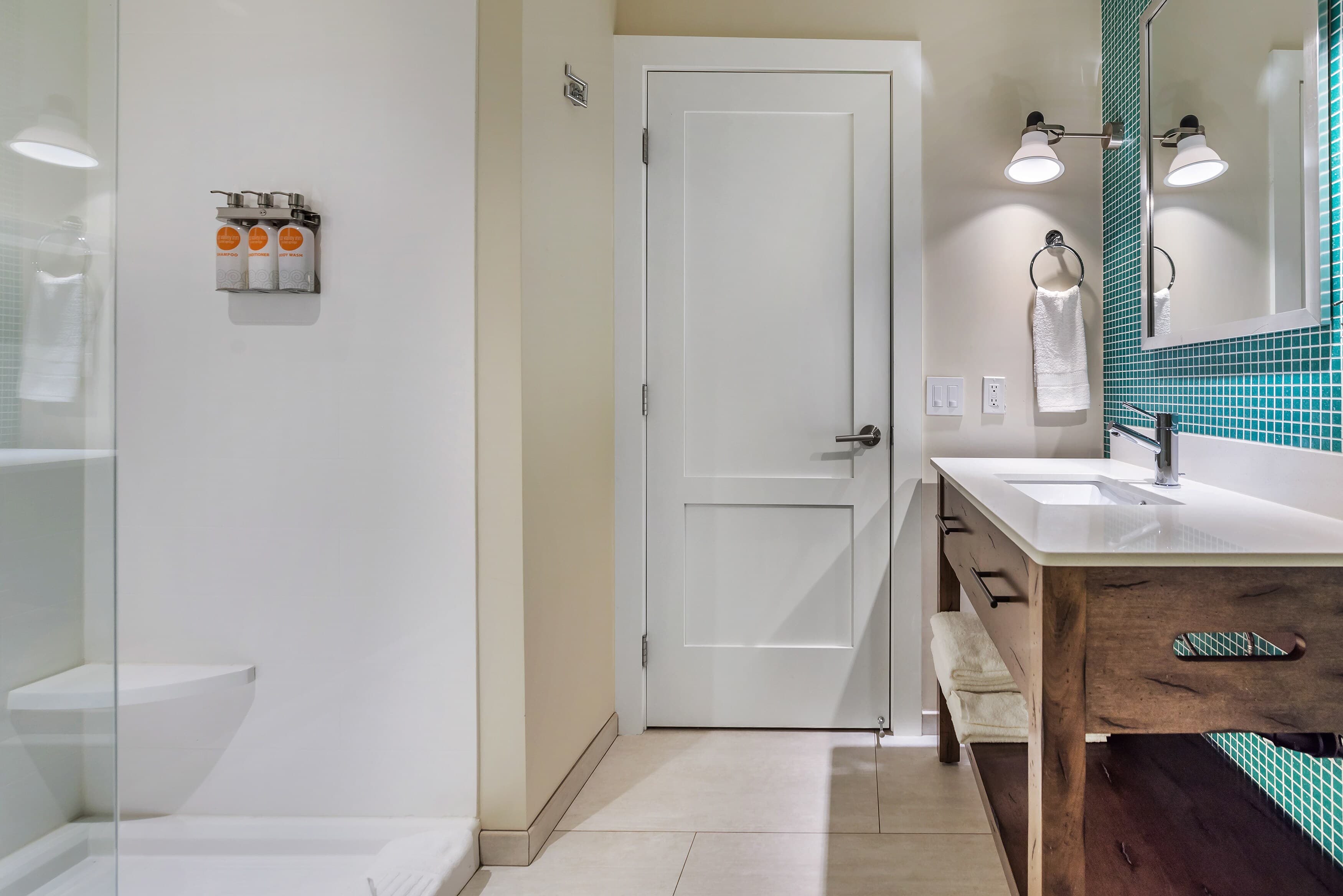 UpValley Inn & Hot Springs Napa Valley, an Ascend Collection Hotel — 7