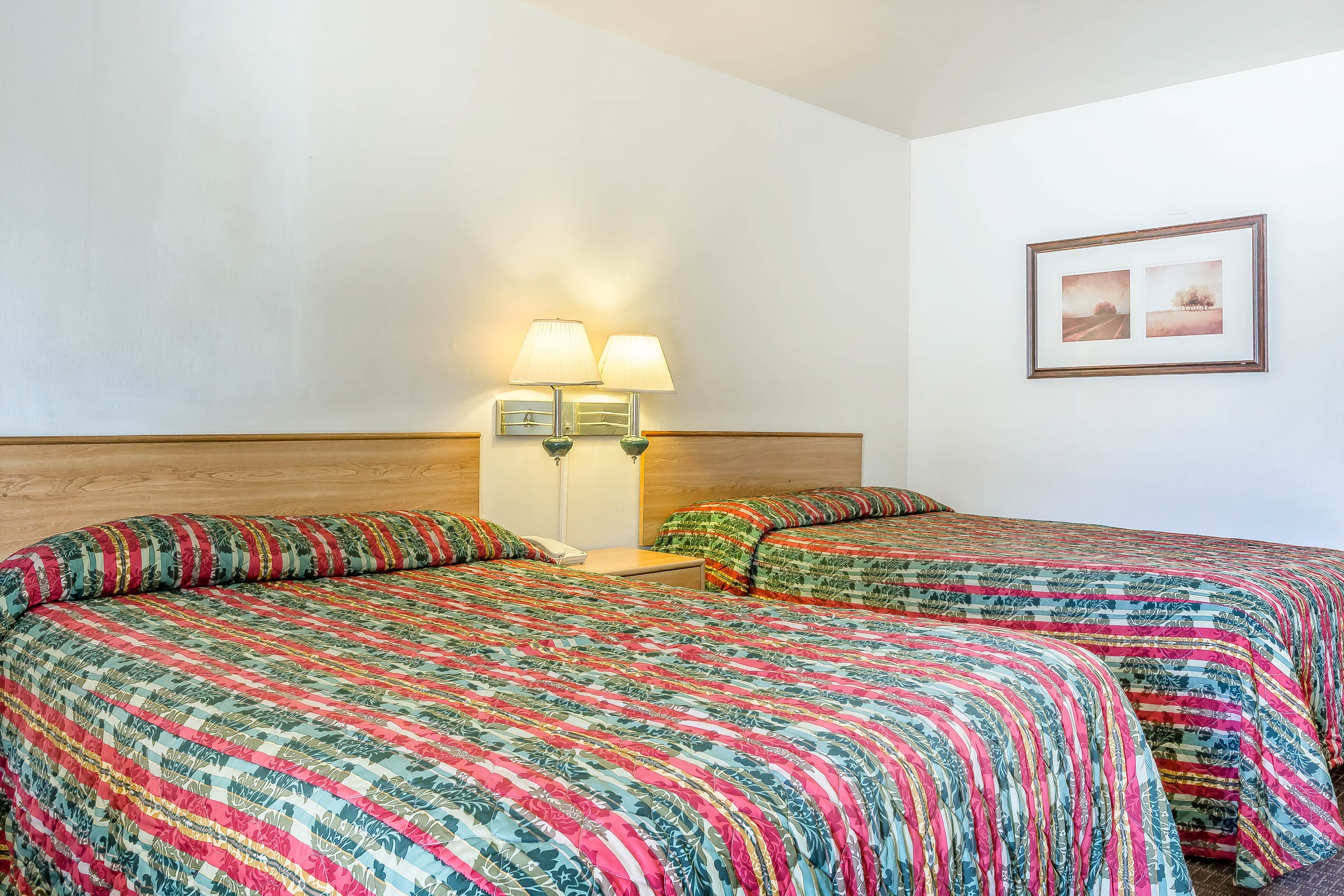 Rodeway Inn Magic Mountain Area - Image 2
