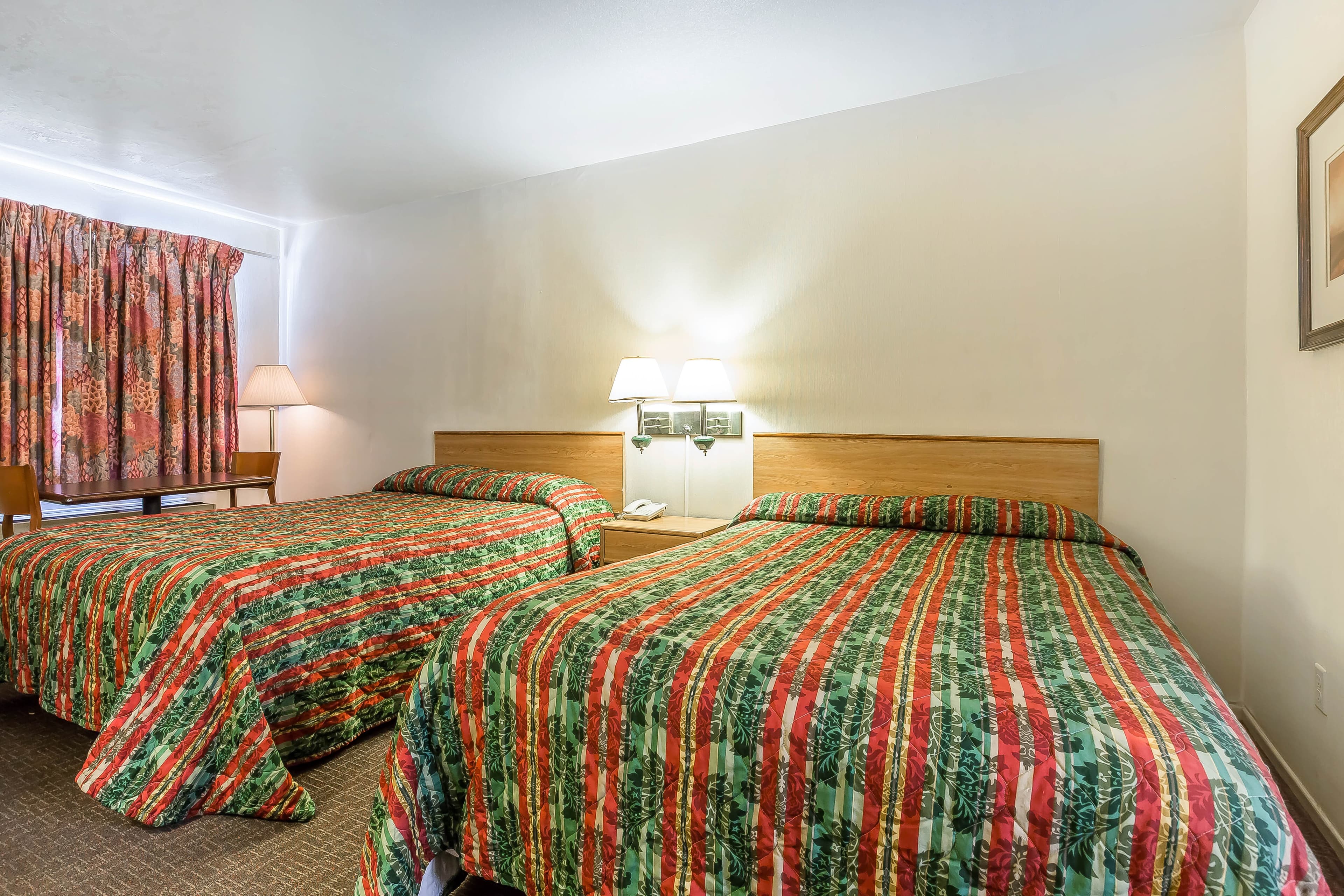 Rodeway Inn Magic Mountain Area - Image 4
