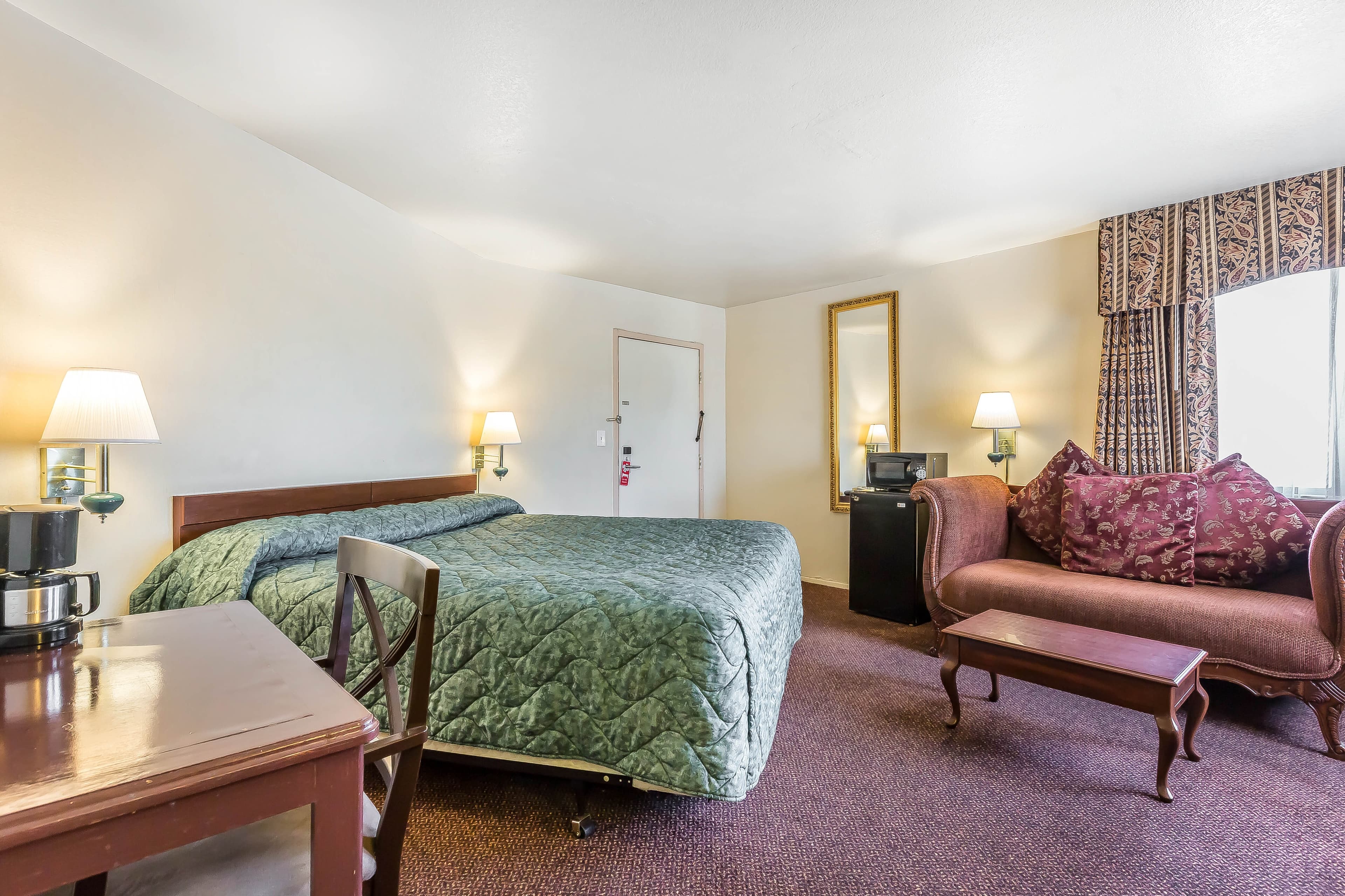 Rodeway Inn Magic Mountain Area — 6