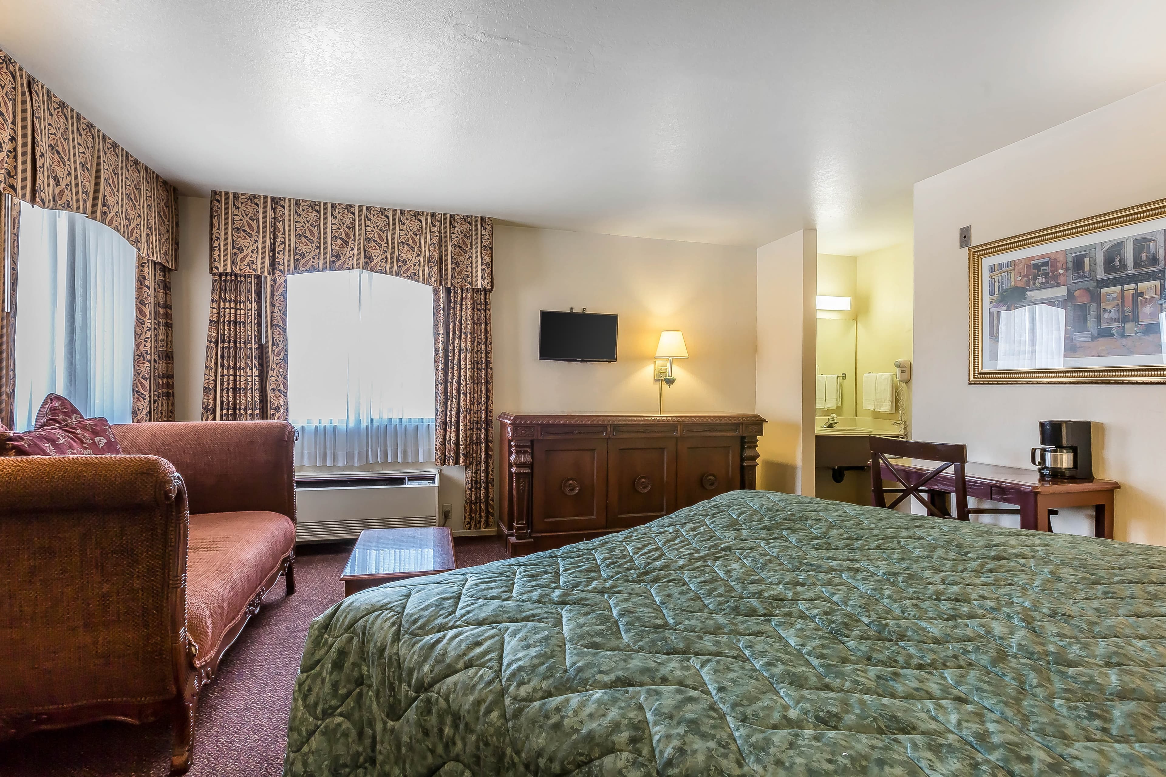 Rodeway Inn Magic Mountain Area — 7
