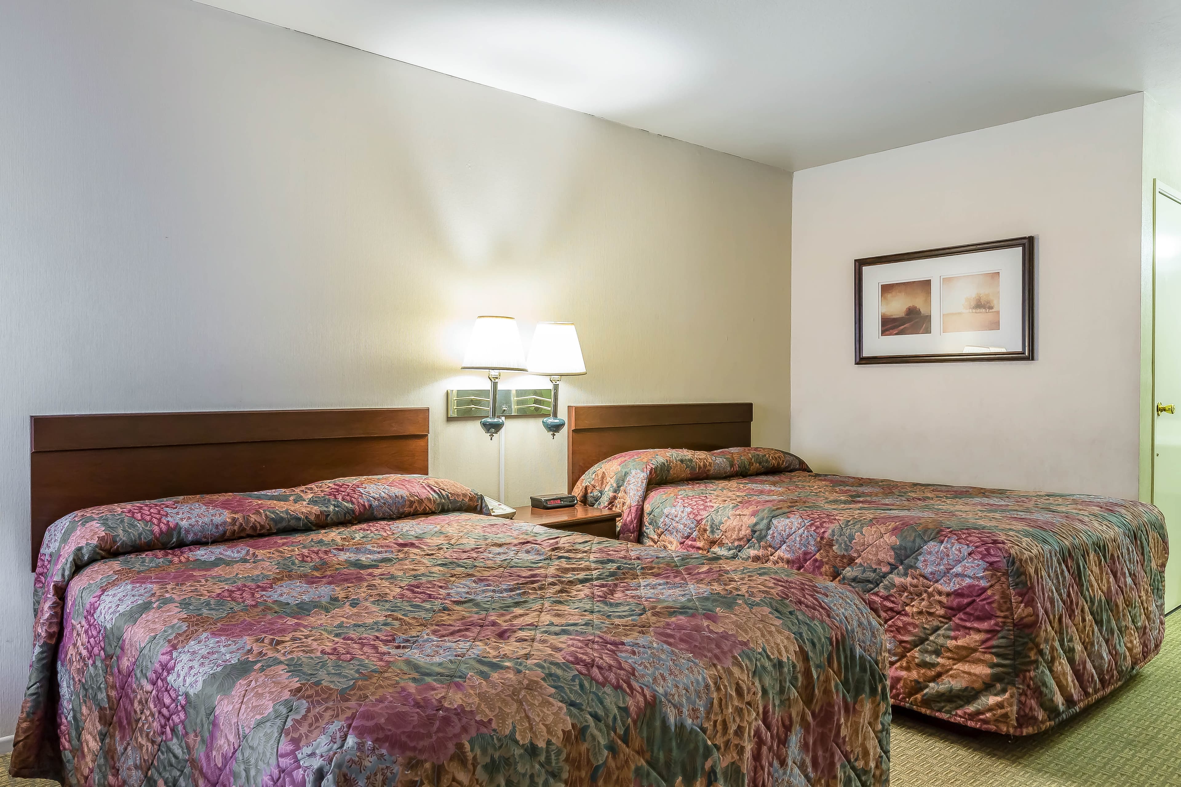 Rodeway Inn Magic Mountain Area — 20