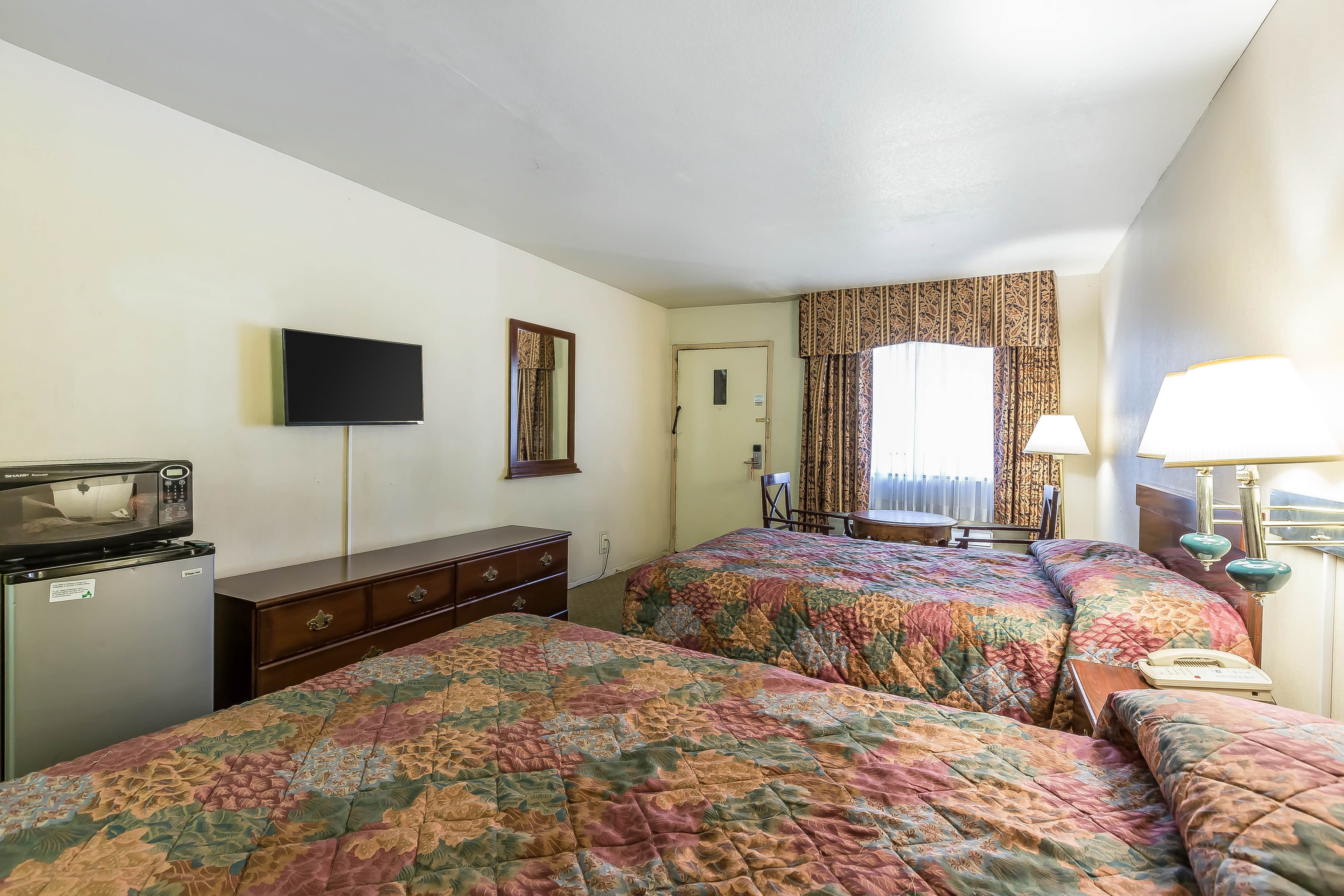 Rodeway Inn Magic Mountain Area — 21