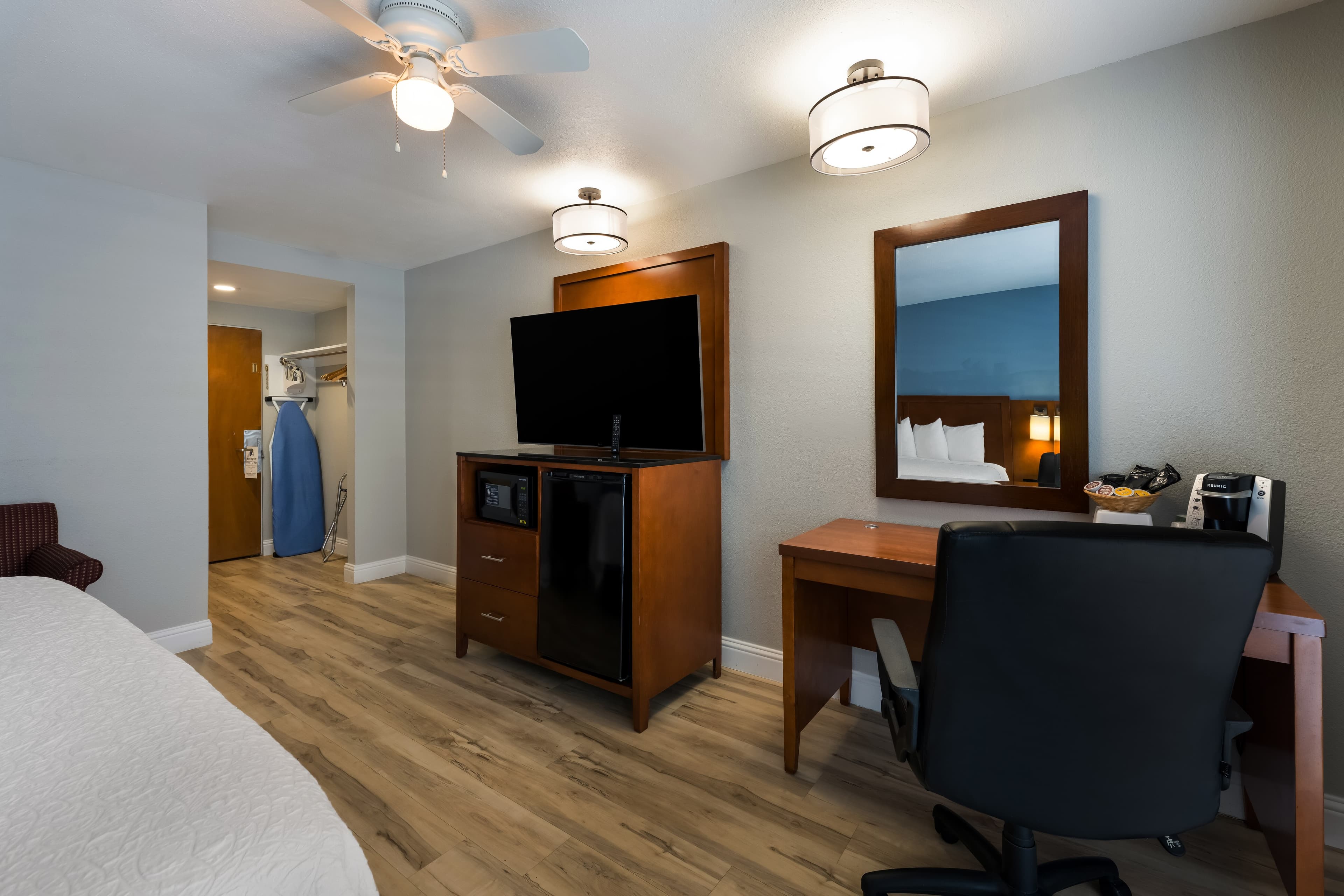 Comfort Inn near Hearst Castle - Cambria - Image 4
