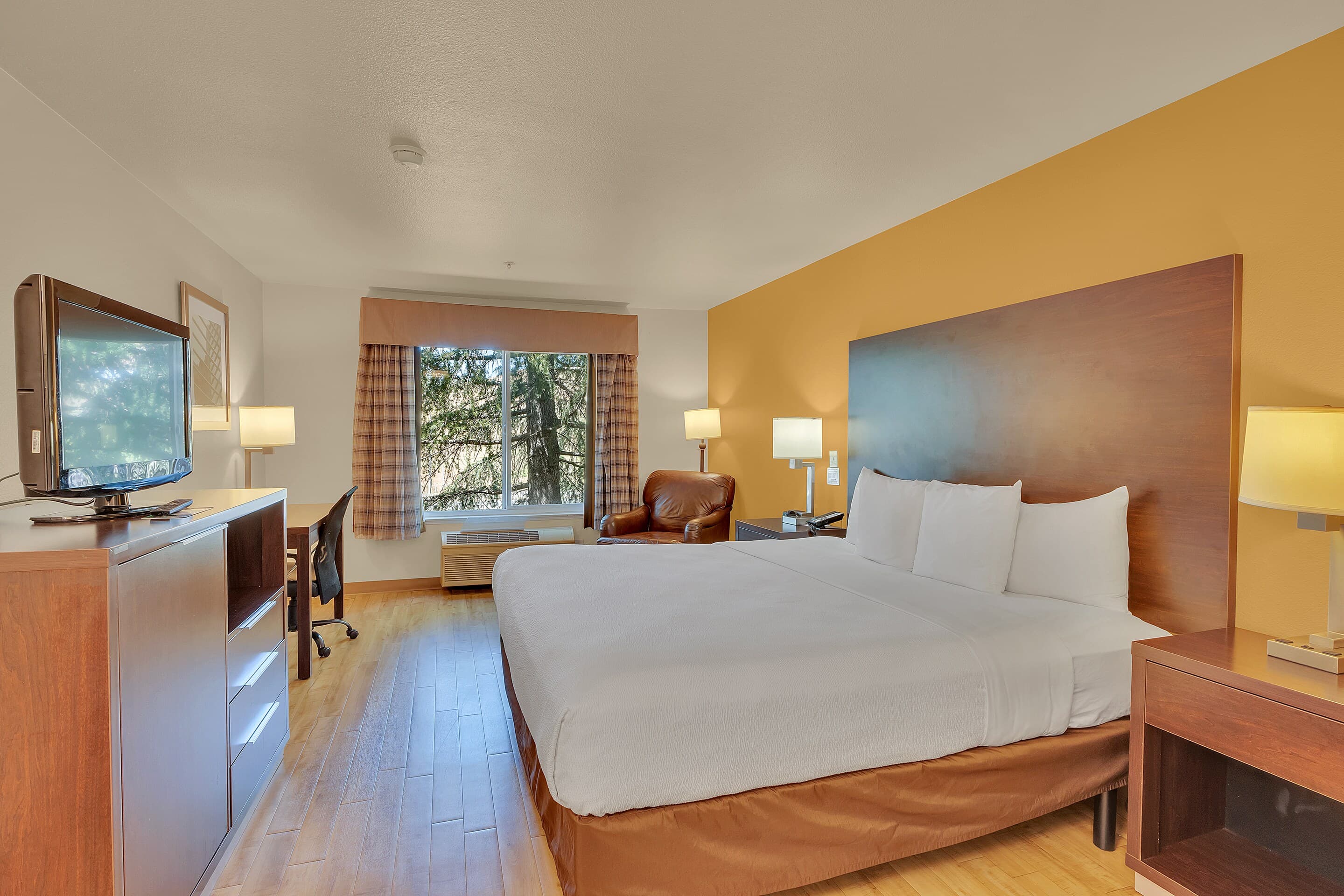 Quality Inn near Six Flags Discovery Kingdom-Napa Valley — 3