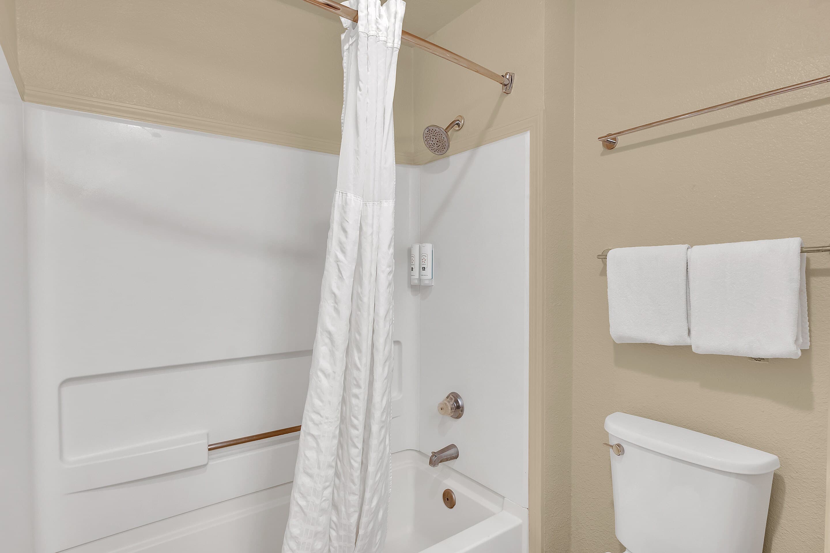 Quality Inn near Six Flags Discovery Kingdom-Napa Valley — 10