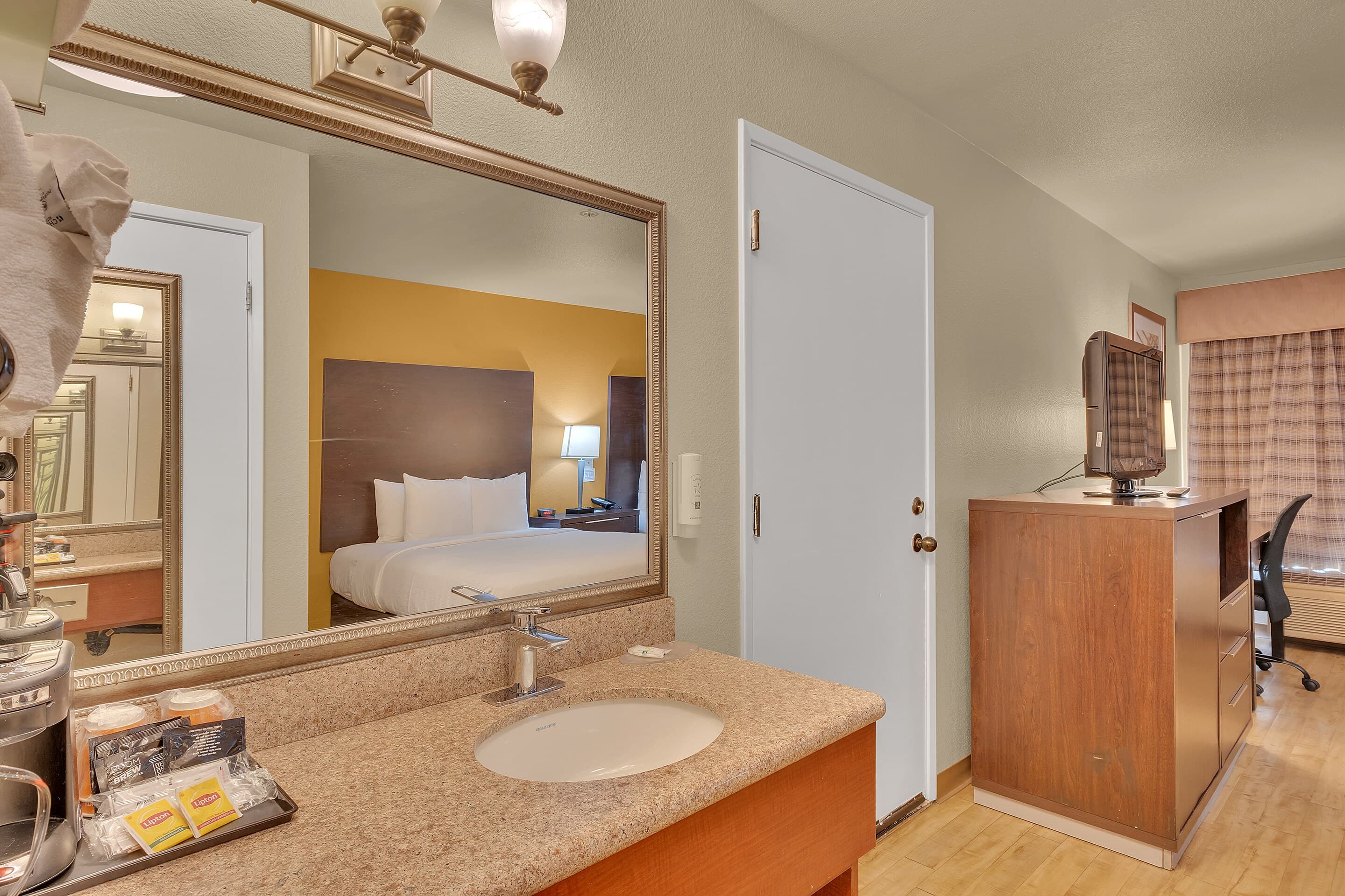 Quality Inn near Six Flags Discovery Kingdom-Napa Valley — 18