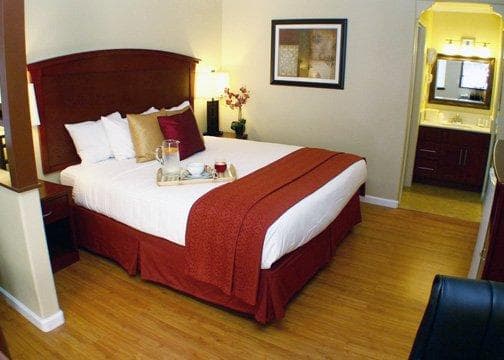 Quality Inn & Suites Santa Cruz Mountains — 6