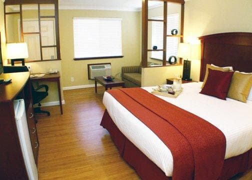 Quality Inn & Suites Santa Cruz Mountains — 7