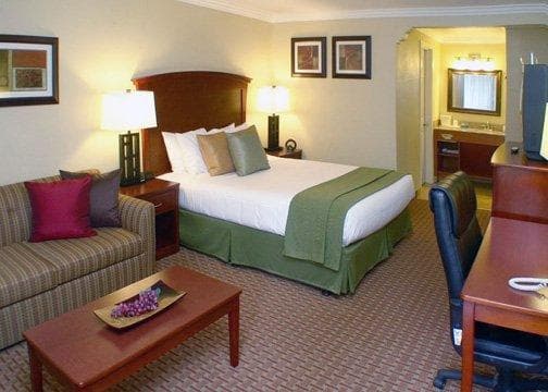 Quality Inn & Suites Santa Cruz Mountains — 2