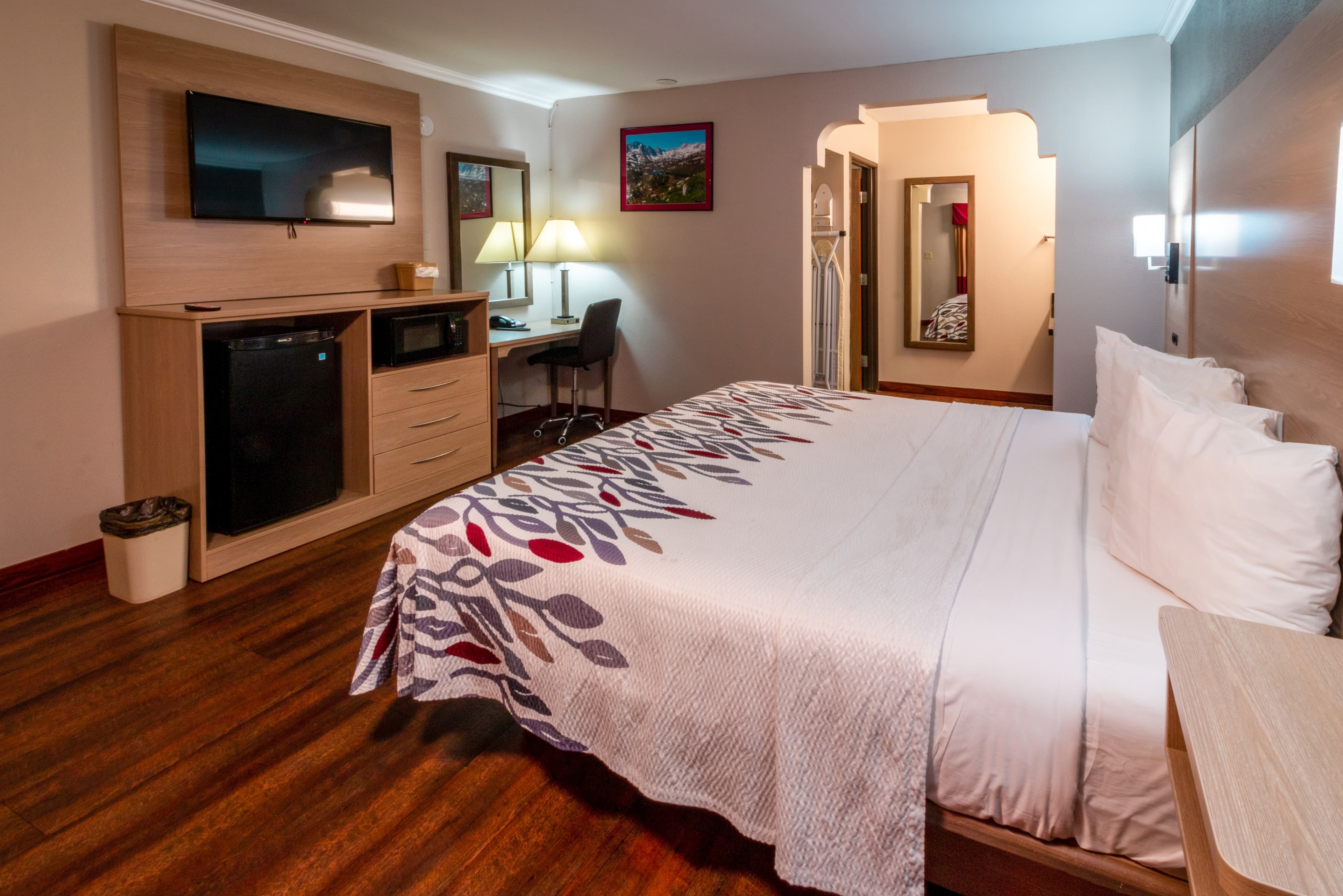 Quality Inn Bishop near Mammoth - Image 5