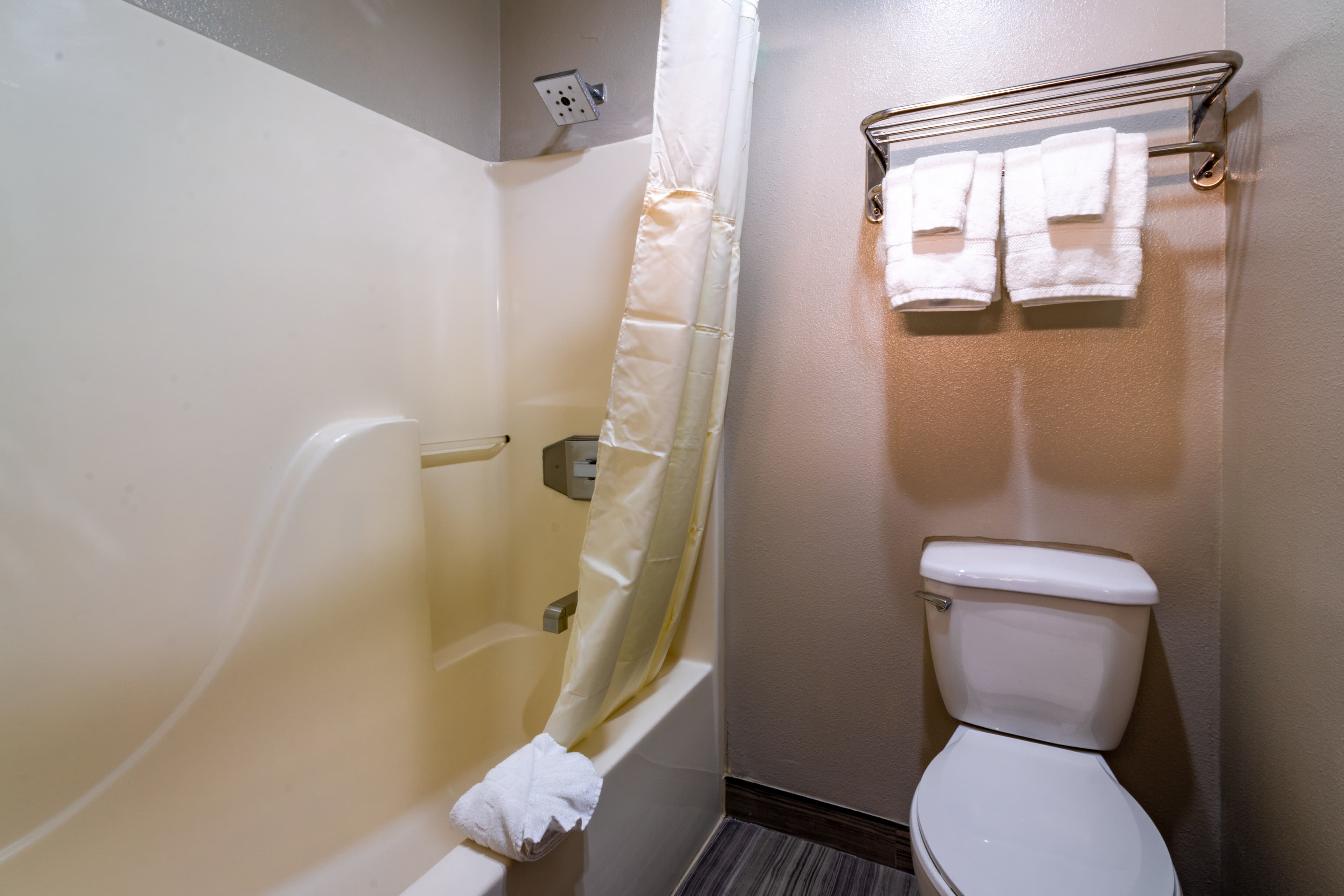 Quality Inn Bishop near Mammoth — 7