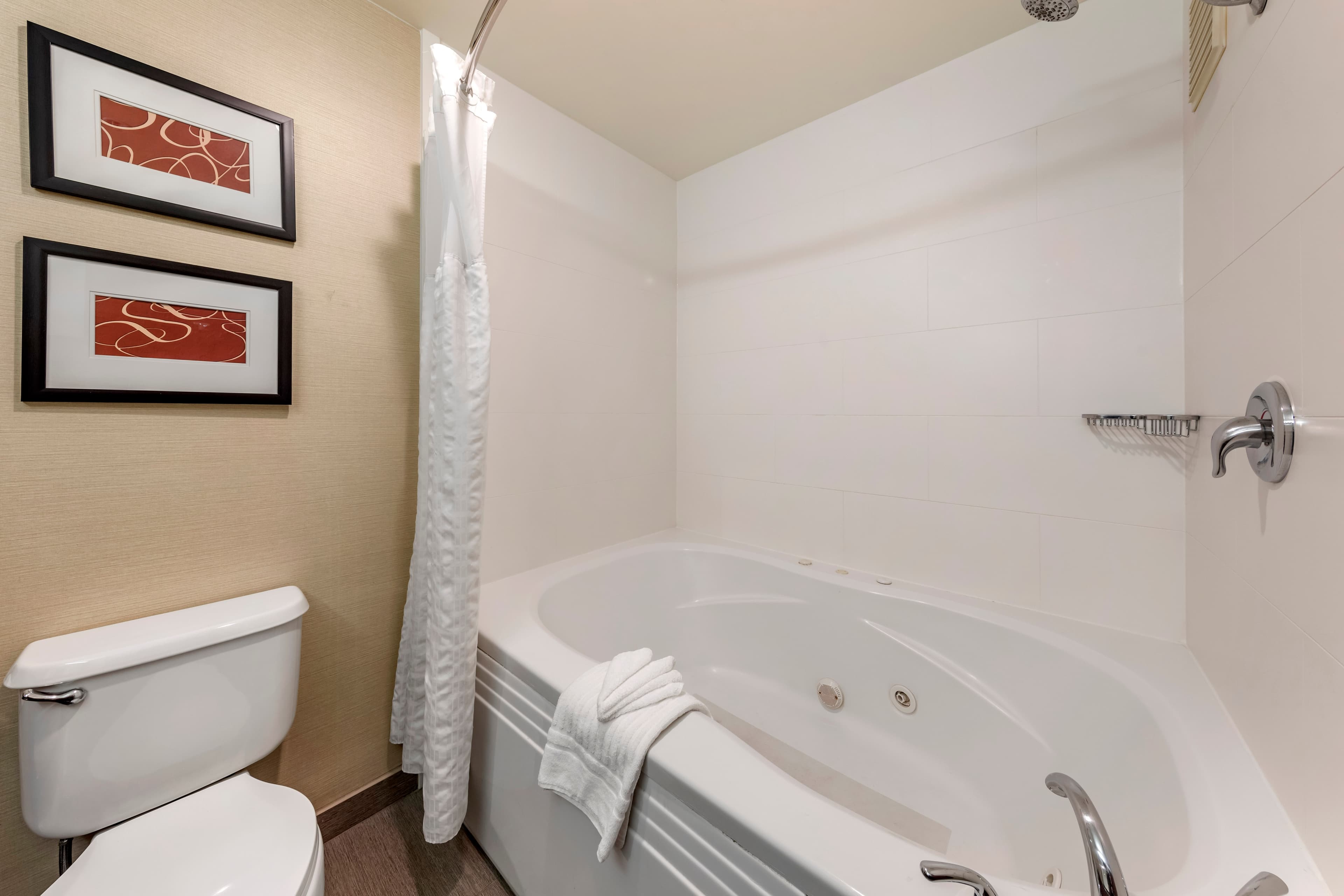 Comfort Suites Near Six Flags Magic Mountain — 21