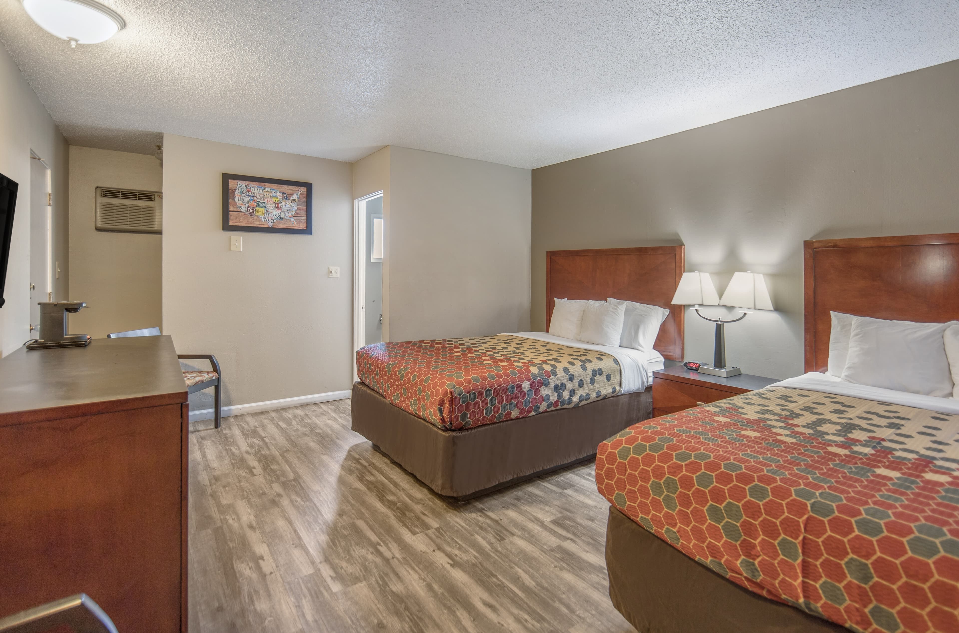 Econo Lodge Inn & Suites Yreka — 12