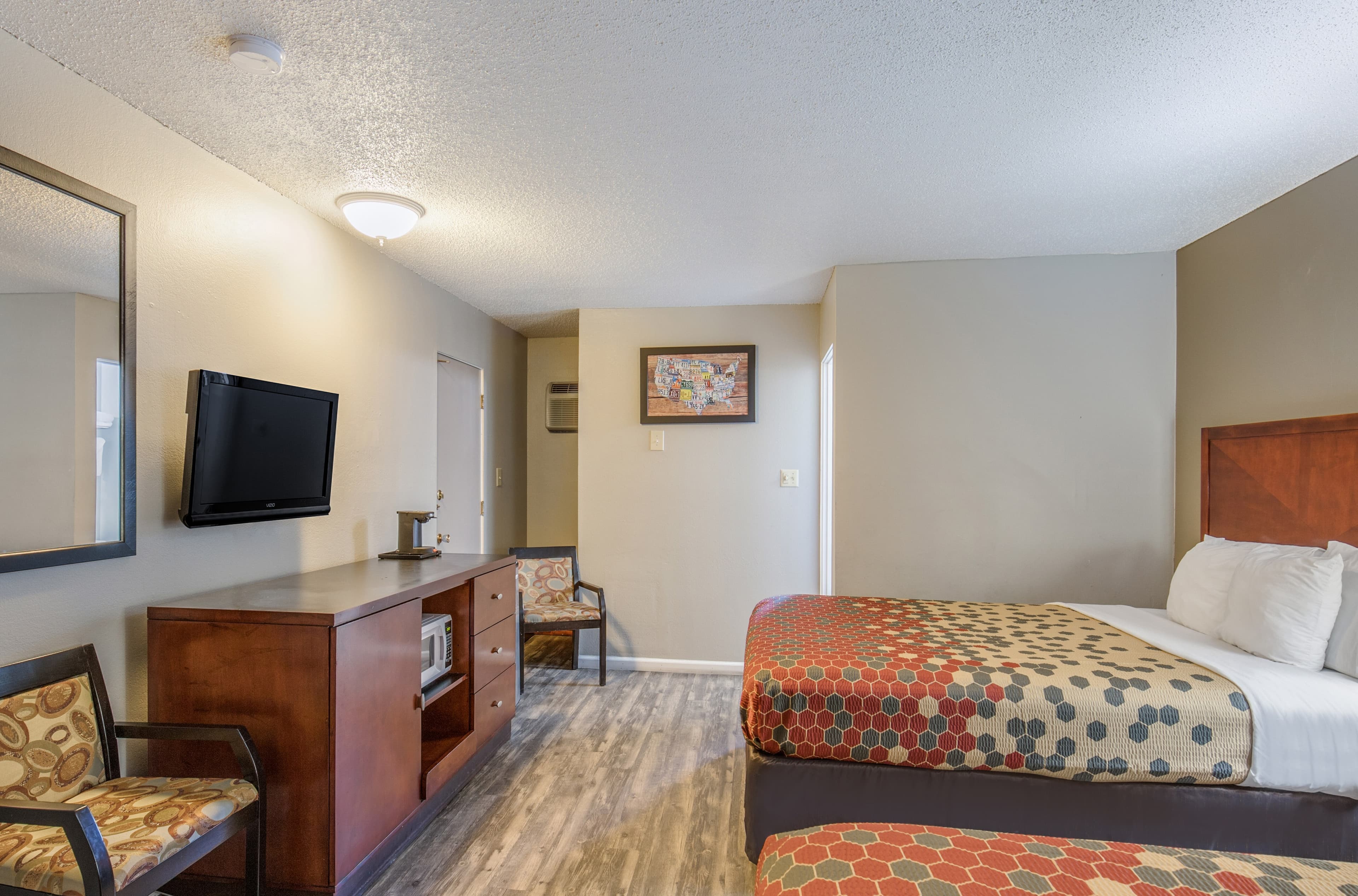Econo Lodge Inn & Suites Yreka — 17