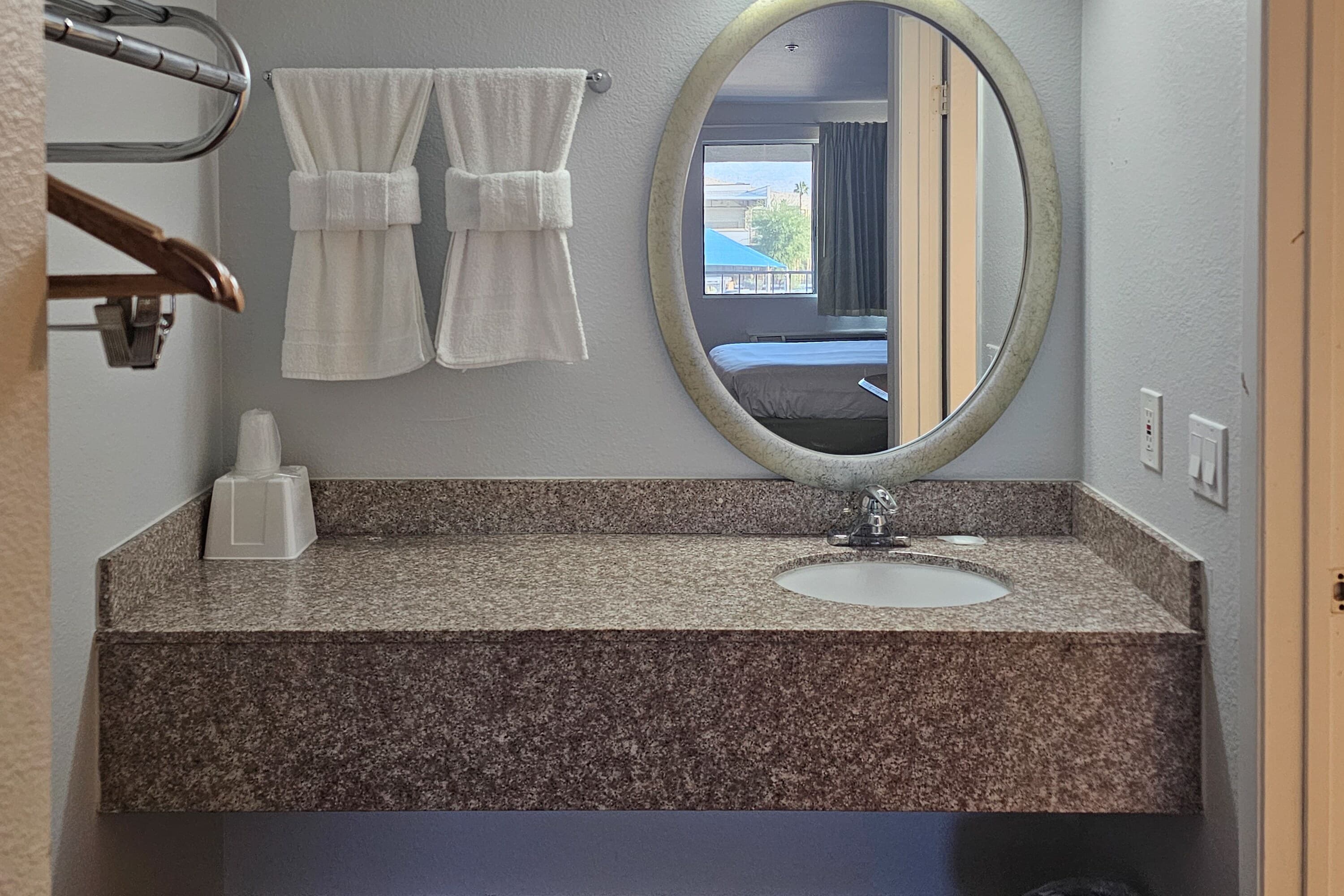 Rodeway Inn & Suites Rancho Mirage - Palm Desert Area — 12