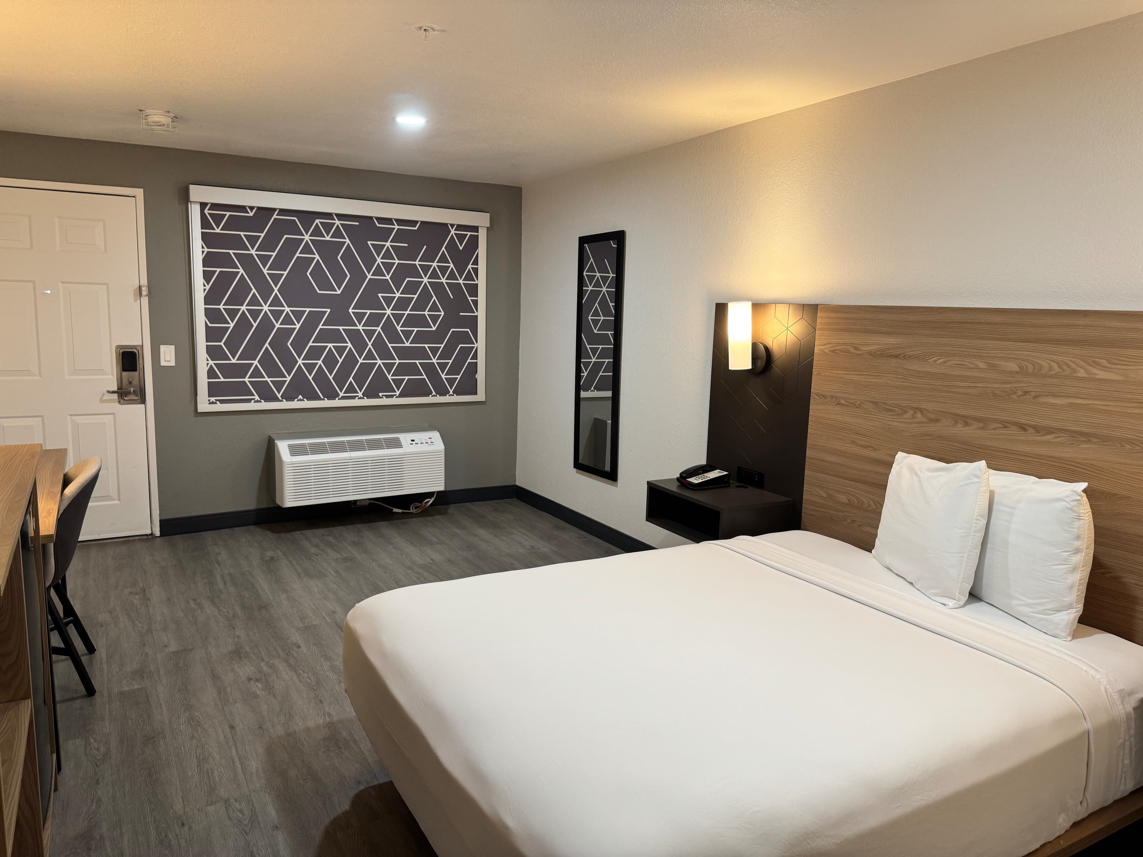 Rodeway Inn & Suites Rancho Mirage - Palm Desert Area - Image 4