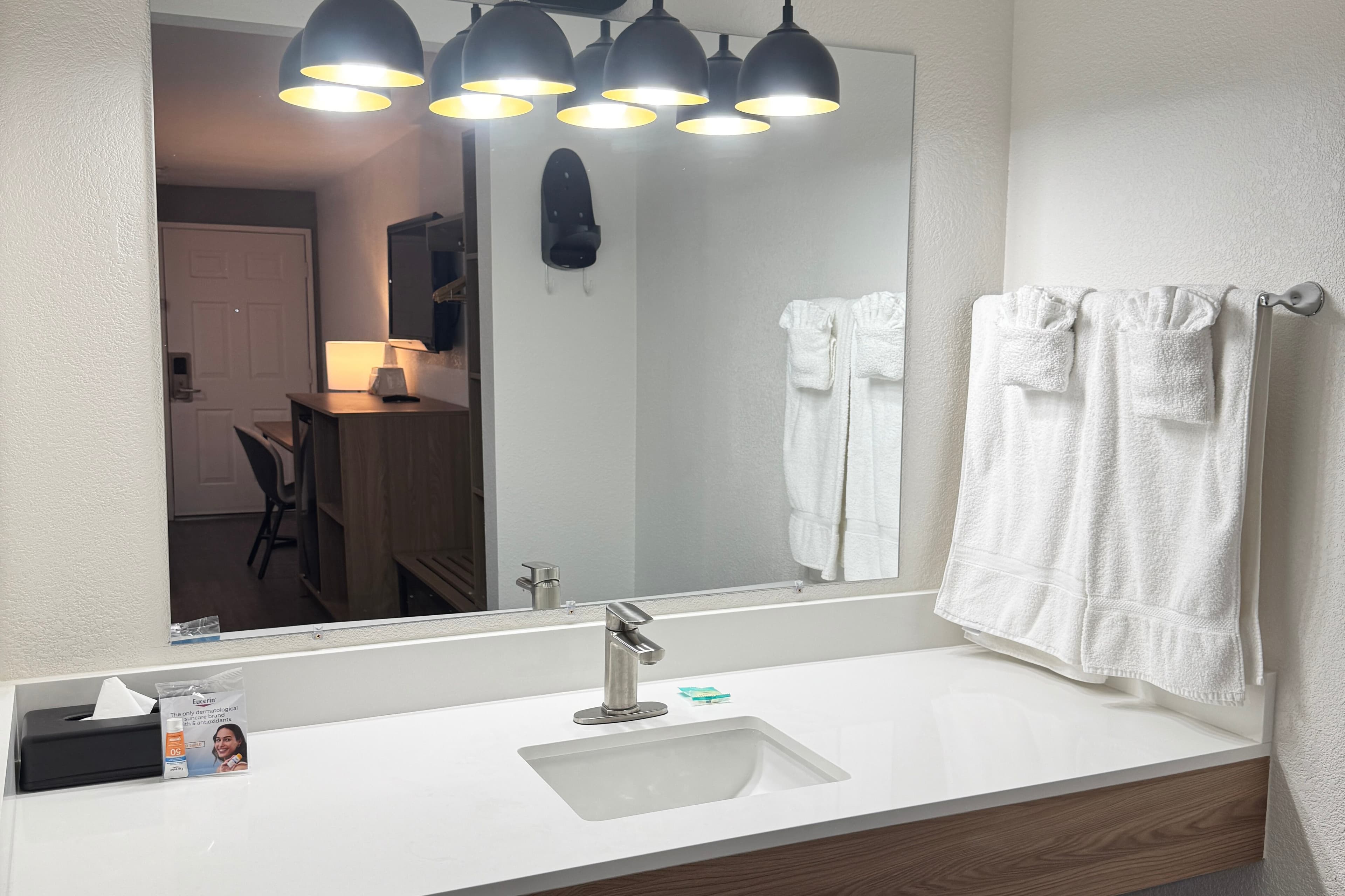 Rodeway Inn & Suites Rancho Mirage - Palm Desert Area - Image 5