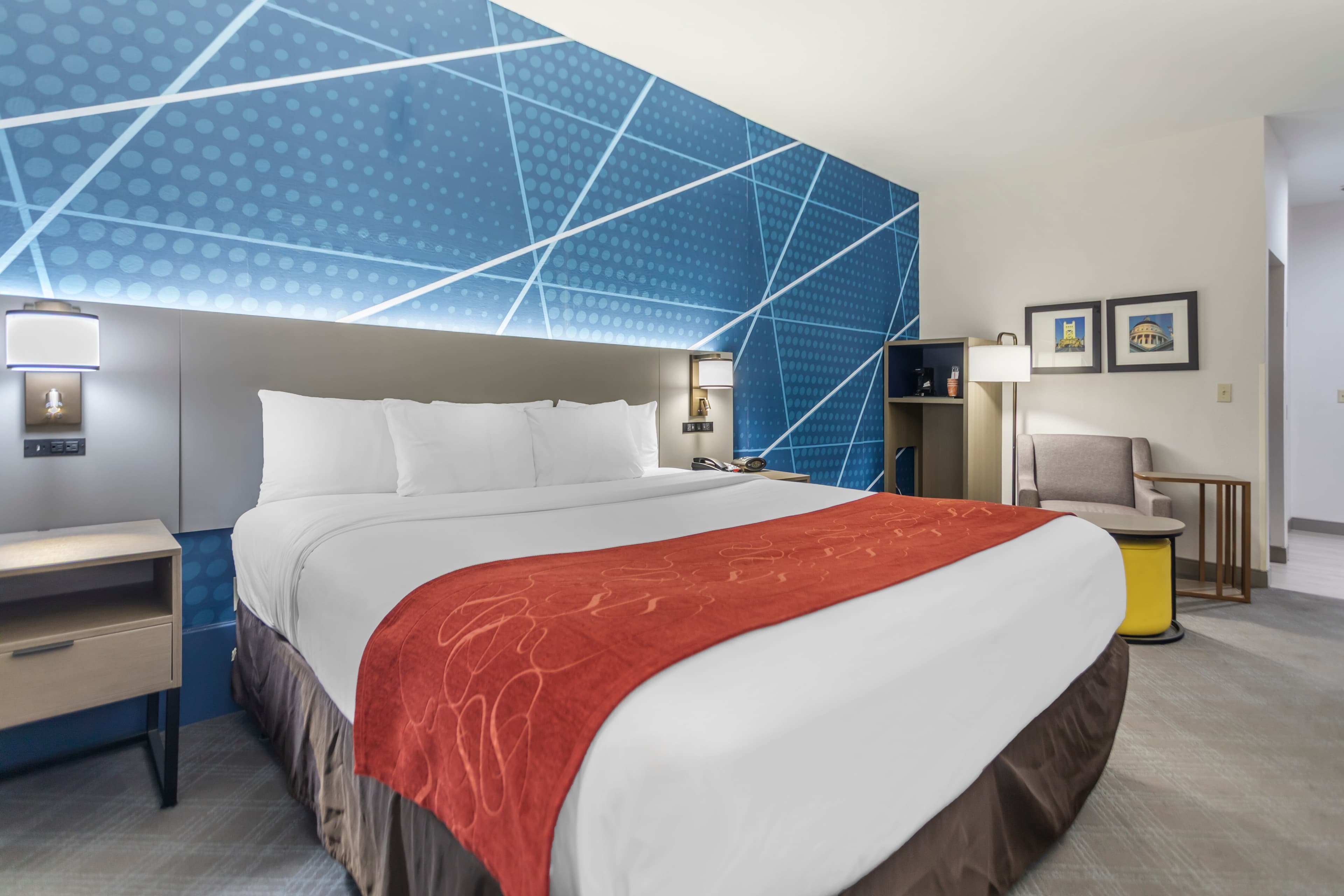 Comfort Suites Downtown Sacramento - Image 2
