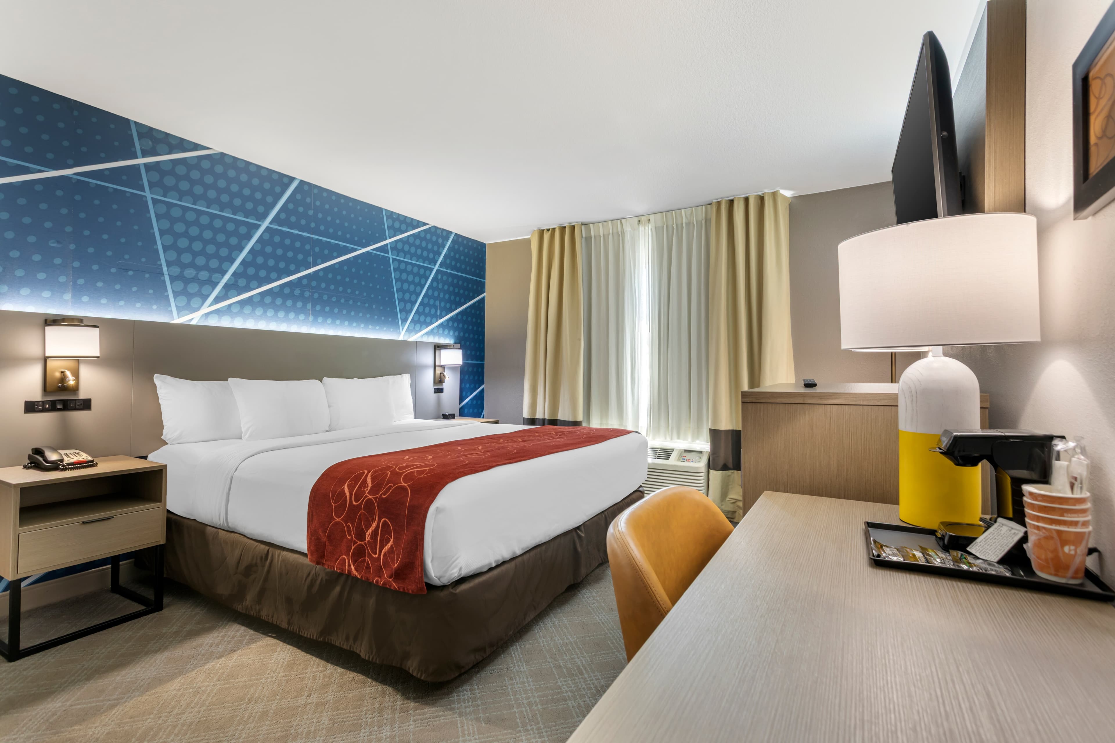 Comfort Suites Downtown Sacramento — 6