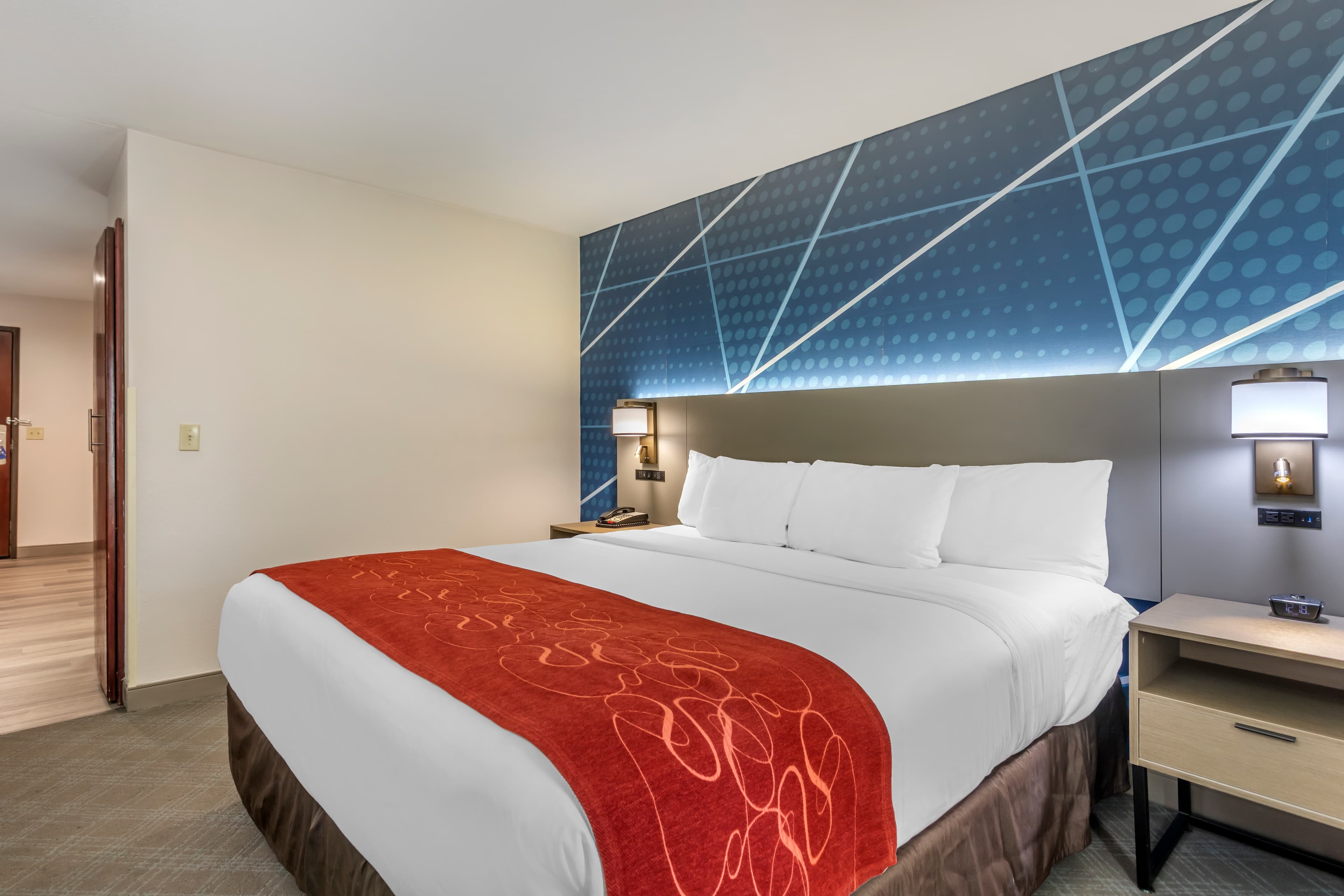 Comfort Suites Downtown Sacramento — 7