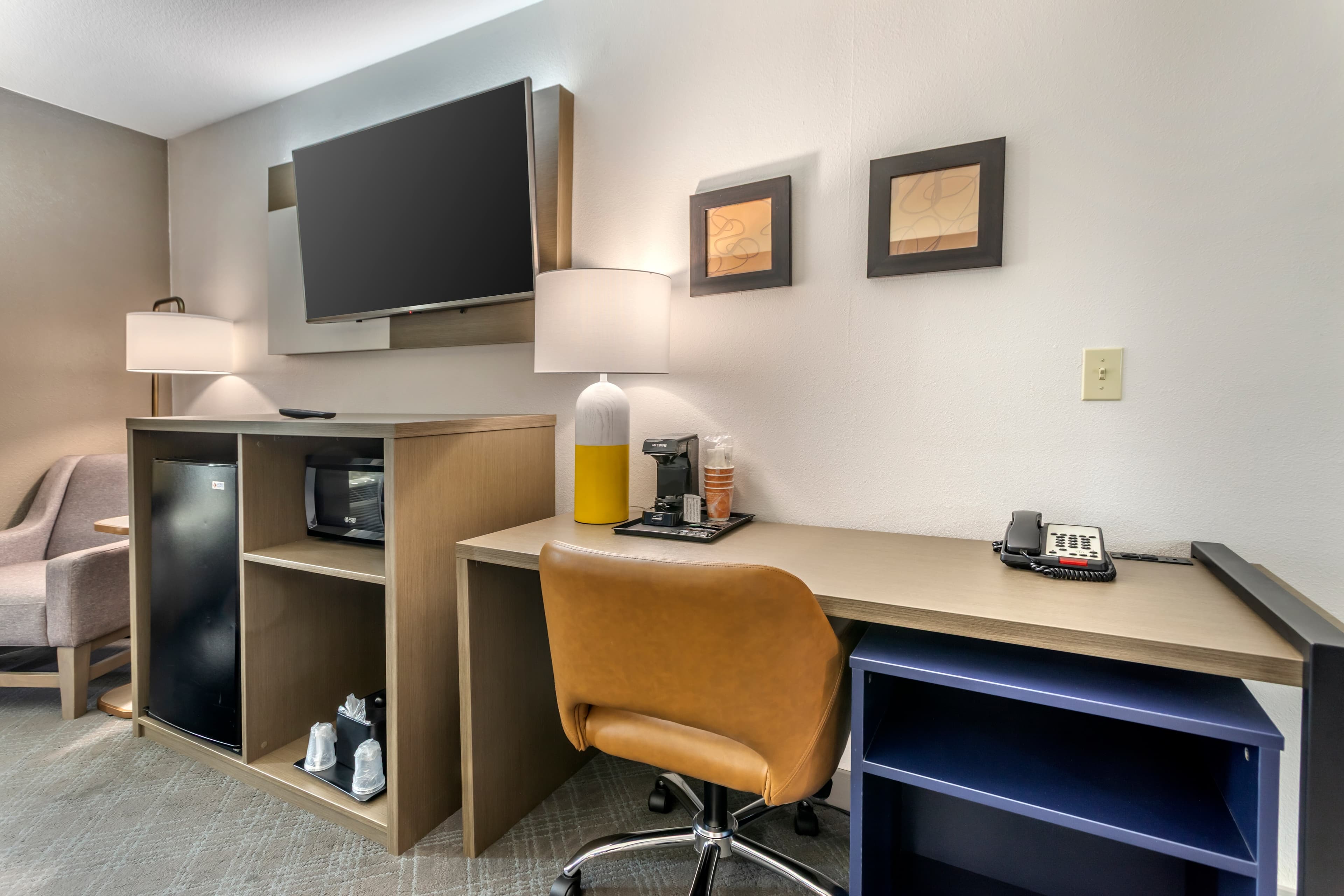 Comfort Suites Downtown Sacramento — 8